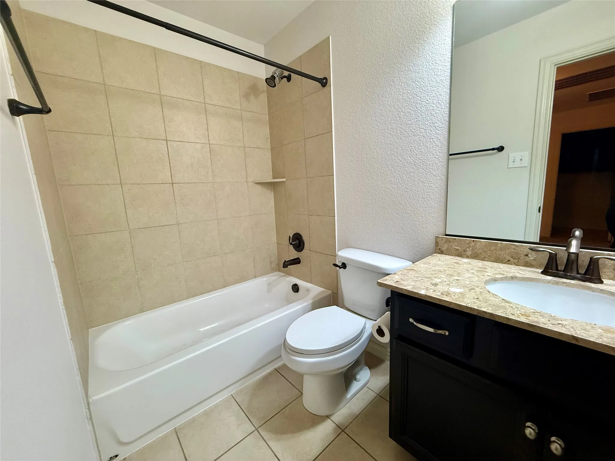 Townhouse For Rent in Denton County , 2265 Salado Drive, Lewisville, Texas 75067, 3 Bedroom, 3 Bathroom, 2 Garage spaces, 1,885 Sqft, built in 2012, mls#21380890, Real Estate Agent in Lewisville, Homes For Rent in Denton county, Homes For Rent in Lewisville, Realtor in Lewisville Texas, Real Estate Brokerage Independent Realty Texas, Luminita Cordes Realtor