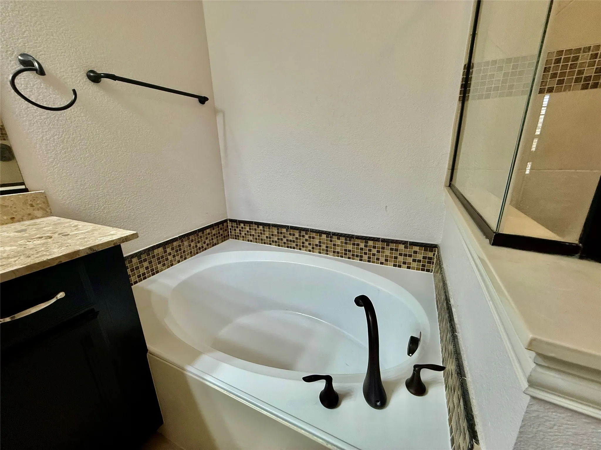 Townhouse For Rent in Denton County , 2265 Salado Drive, Lewisville, Texas 75067, 3 Bedroom, 3 Bathroom, 2 Garage spaces, 1,885 Sqft, built in 2012, mls#21380890, Real Estate Agent in Lewisville, Homes For Rent in Denton county, Homes For Rent in Lewisville, Realtor in Lewisville Texas, Real Estate Brokerage Independent Realty Texas, Luminita Cordes Realtor