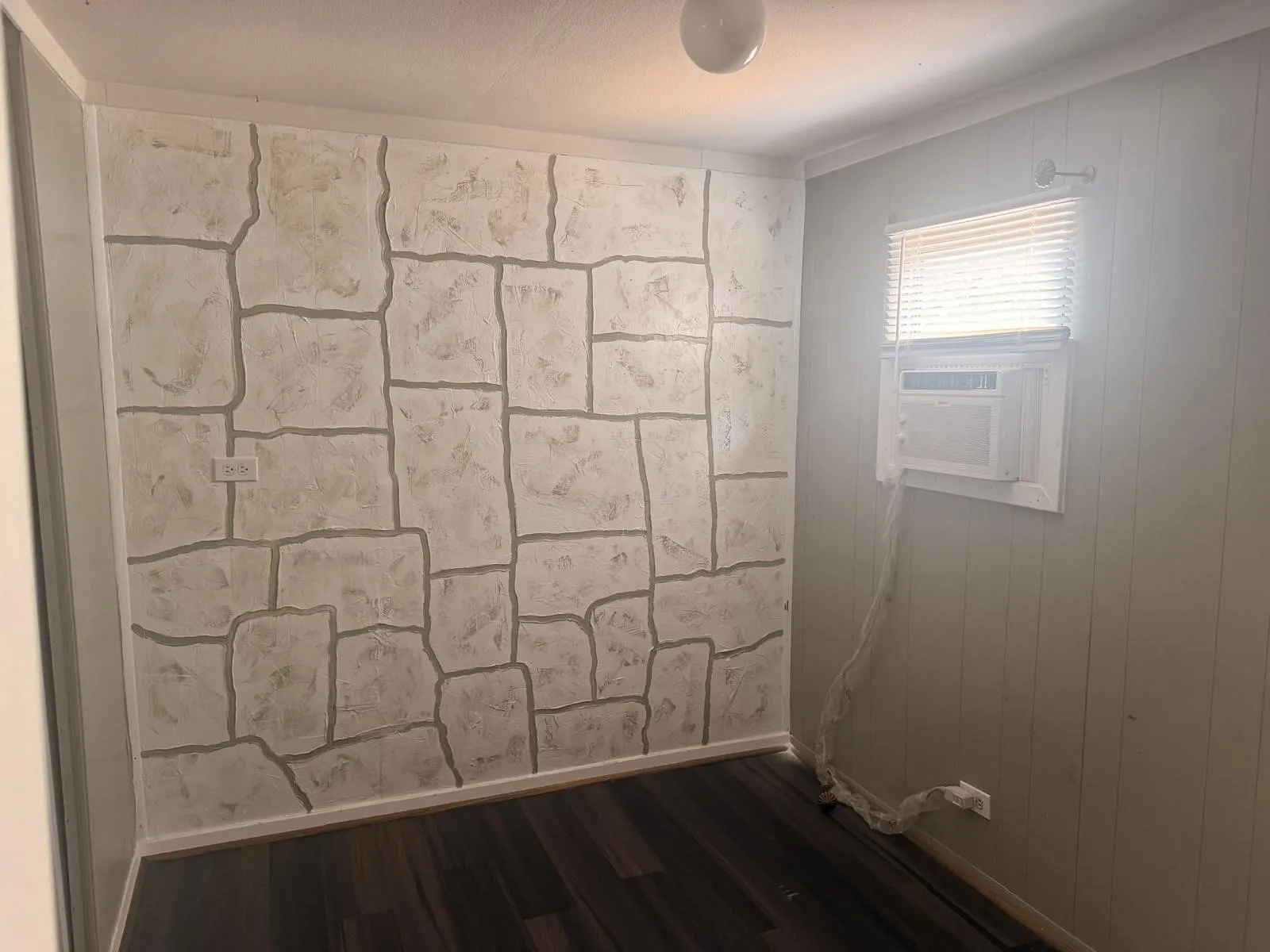 Mobile Home For Sale in Dallas County , 604 Autumn Leaves Trail, Grand Prairie, Texas 75060, 2 Bedroom, 2 Bathroom, 3 Garage spaces, 1,010 Sqft, built in 1965, mls#21375688, Real Estate Agent in Grand Prairie, Homes For Sale in Dallas county, Homes For Sale in Grand Prairie, Realtor in Grand Prairie Texas, Real Estate Brokerage Independent Realty Texas, Luminita Cordes Realtor