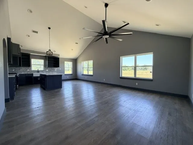 Single Family Residence For Sale in Hill County , 136 Hcr 2221 E, Aquilla, Texas 76622, 4 Bedroom, 3 Bathroom, Garage spaces, 1,875 Sqft, built in 2022, mls#21381330, Real Estate Agent in Aquilla, Homes For Sale in Hill county, Homes For Sale in Aquilla, Realtor in Aquilla Texas, Real Estate Brokerage Independent Realty Texas, Luminita Cordes Realtor