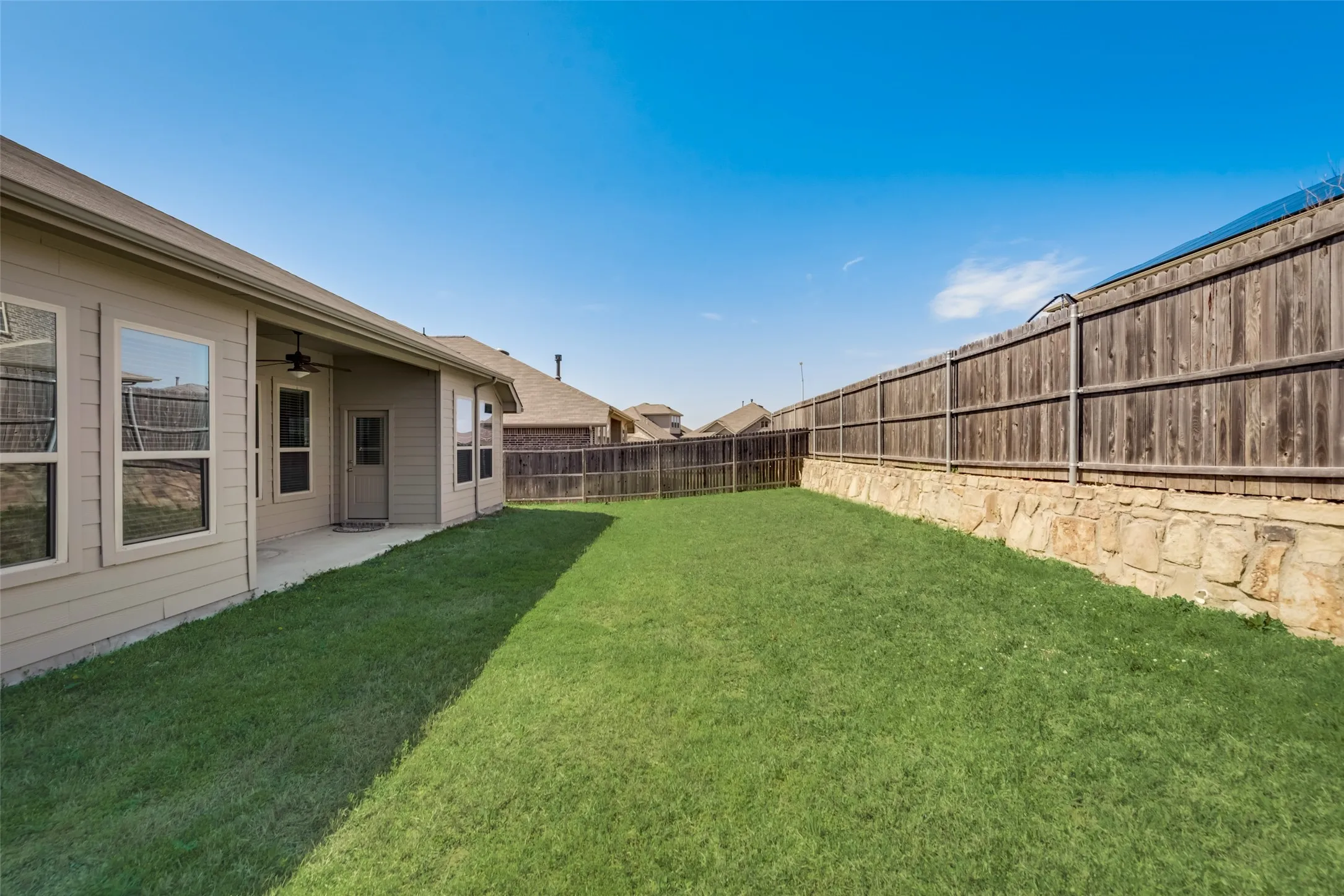 Single Family Residence For Rent in Tarrant County , 828 Sky Top Drive, Haslet, Texas 76052, 4 Bedroom, 3 Bathroom, 2 Garage spaces, 2,126 Sqft, built in 2018, mls#21381455, Real Estate Agent in Haslet, Homes For Rent in Tarrant county, Homes For Rent in Haslet, Realtor in Haslet Texas, Real Estate Brokerage Independent Realty Texas, Luminita Cordes Realtor