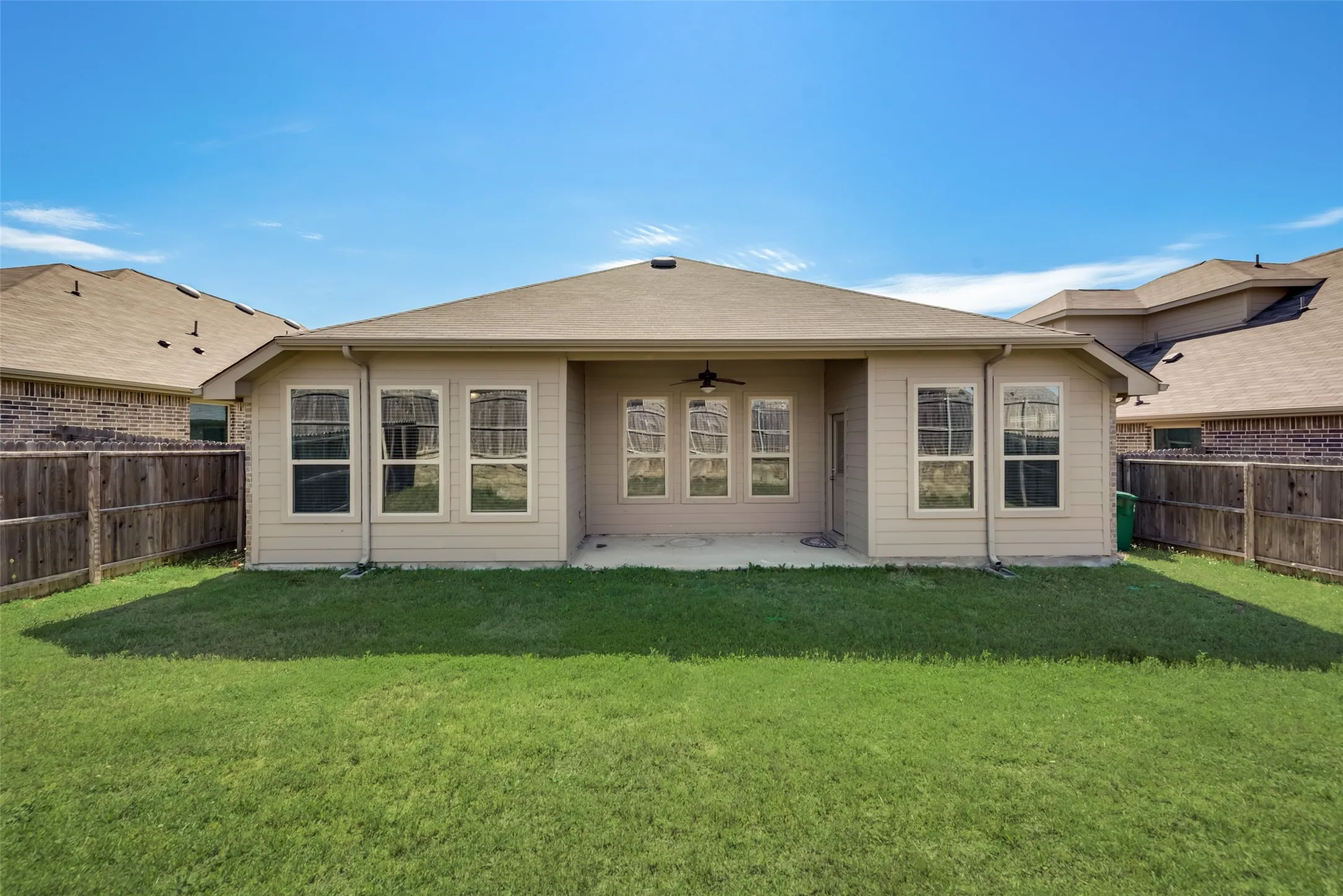 Single Family Residence For Rent in Tarrant County , 828 Sky Top Drive, Haslet, Texas 76052, 4 Bedroom, 3 Bathroom, 2 Garage spaces, 2,126 Sqft, built in 2018, mls#21381455, Real Estate Agent in Haslet, Homes For Rent in Tarrant county, Homes For Rent in Haslet, Realtor in Haslet Texas, Real Estate Brokerage Independent Realty Texas, Luminita Cordes Realtor