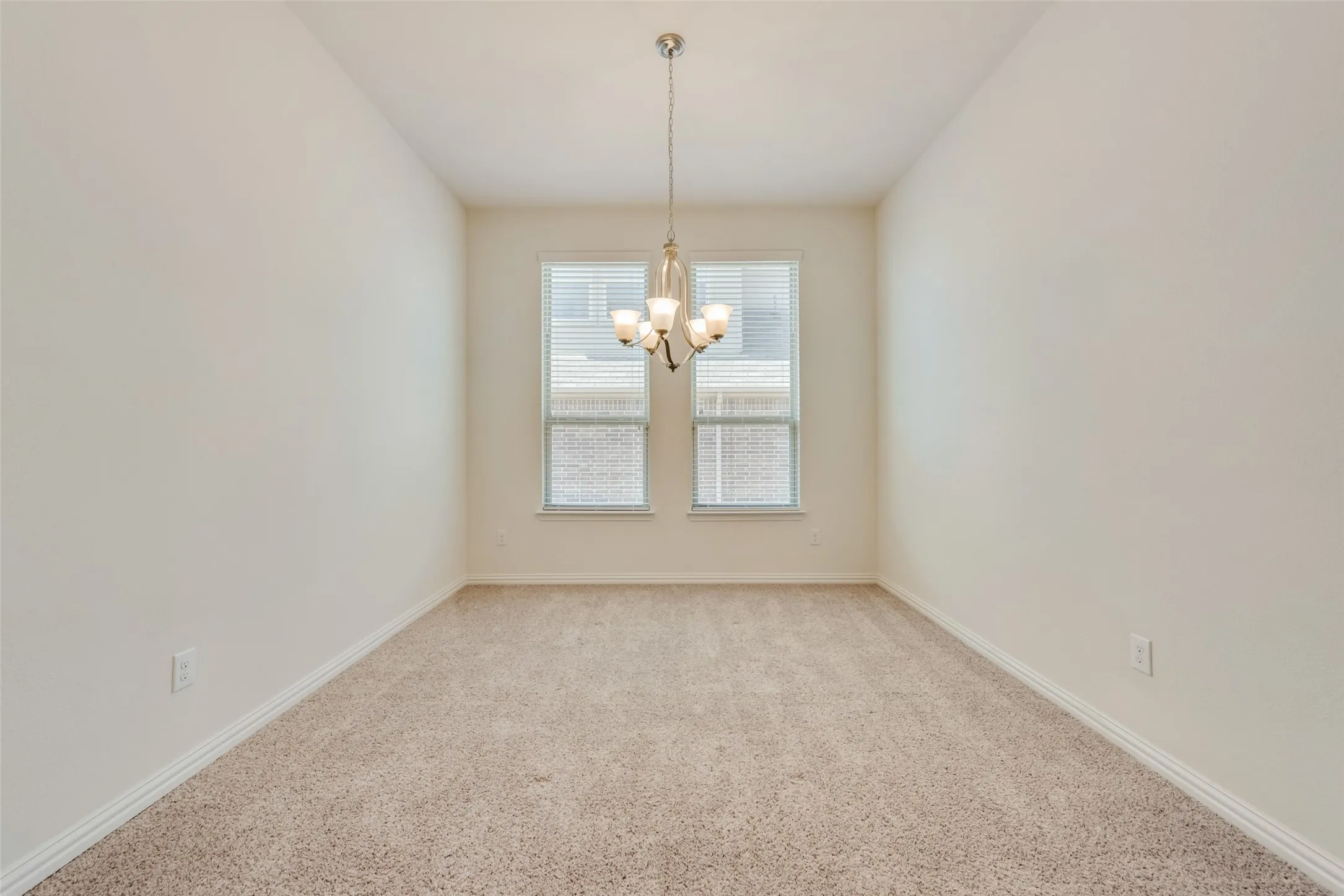 Single Family Residence For Rent in Tarrant County , 828 Sky Top Drive, Haslet, Texas 76052, 4 Bedroom, 3 Bathroom, 2 Garage spaces, 2,126 Sqft, built in 2018, mls#21381455, Real Estate Agent in Haslet, Homes For Rent in Tarrant county, Homes For Rent in Haslet, Realtor in Haslet Texas, Real Estate Brokerage Independent Realty Texas, Luminita Cordes Realtor