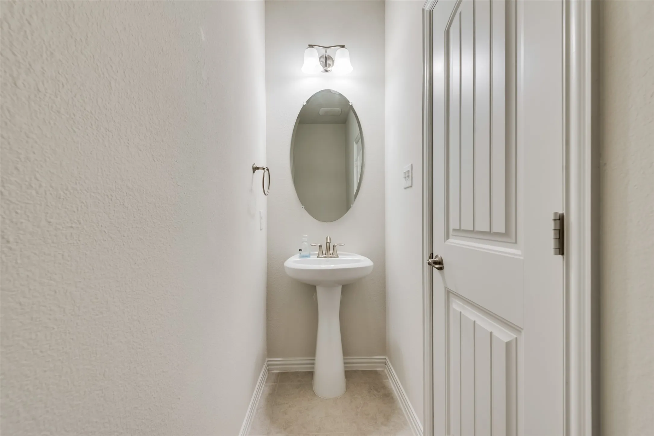 Single Family Residence For Rent in Tarrant County , 828 Sky Top Drive, Haslet, Texas 76052, 4 Bedroom, 3 Bathroom, 2 Garage spaces, 2,126 Sqft, built in 2018, mls#21381455, Real Estate Agent in Haslet, Homes For Rent in Tarrant county, Homes For Rent in Haslet, Realtor in Haslet Texas, Real Estate Brokerage Independent Realty Texas, Luminita Cordes Realtor