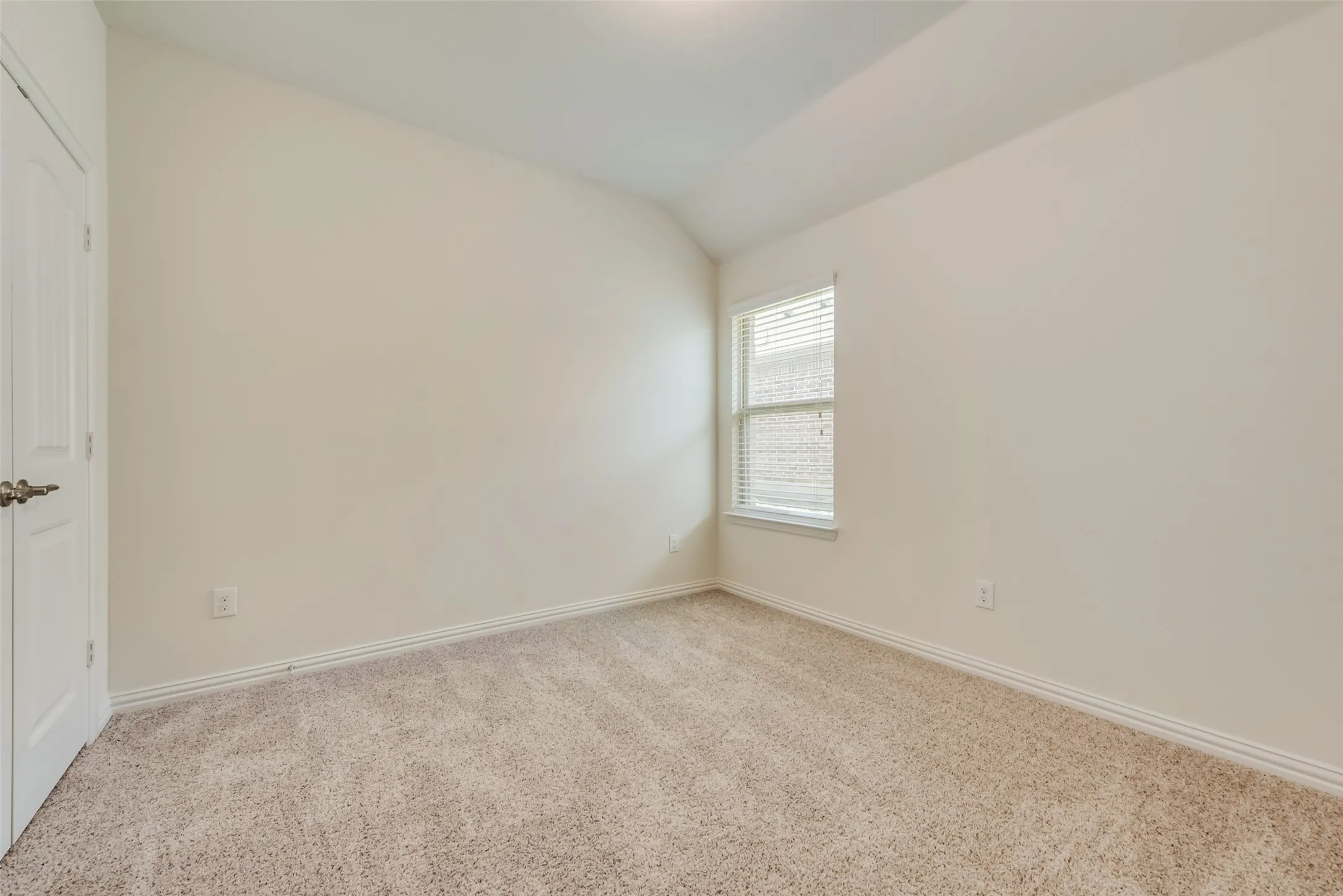 Single Family Residence For Rent in Tarrant County , 828 Sky Top Drive, Haslet, Texas 76052, 4 Bedroom, 3 Bathroom, 2 Garage spaces, 2,126 Sqft, built in 2018, mls#21381455, Real Estate Agent in Haslet, Homes For Rent in Tarrant county, Homes For Rent in Haslet, Realtor in Haslet Texas, Real Estate Brokerage Independent Realty Texas, Luminita Cordes Realtor