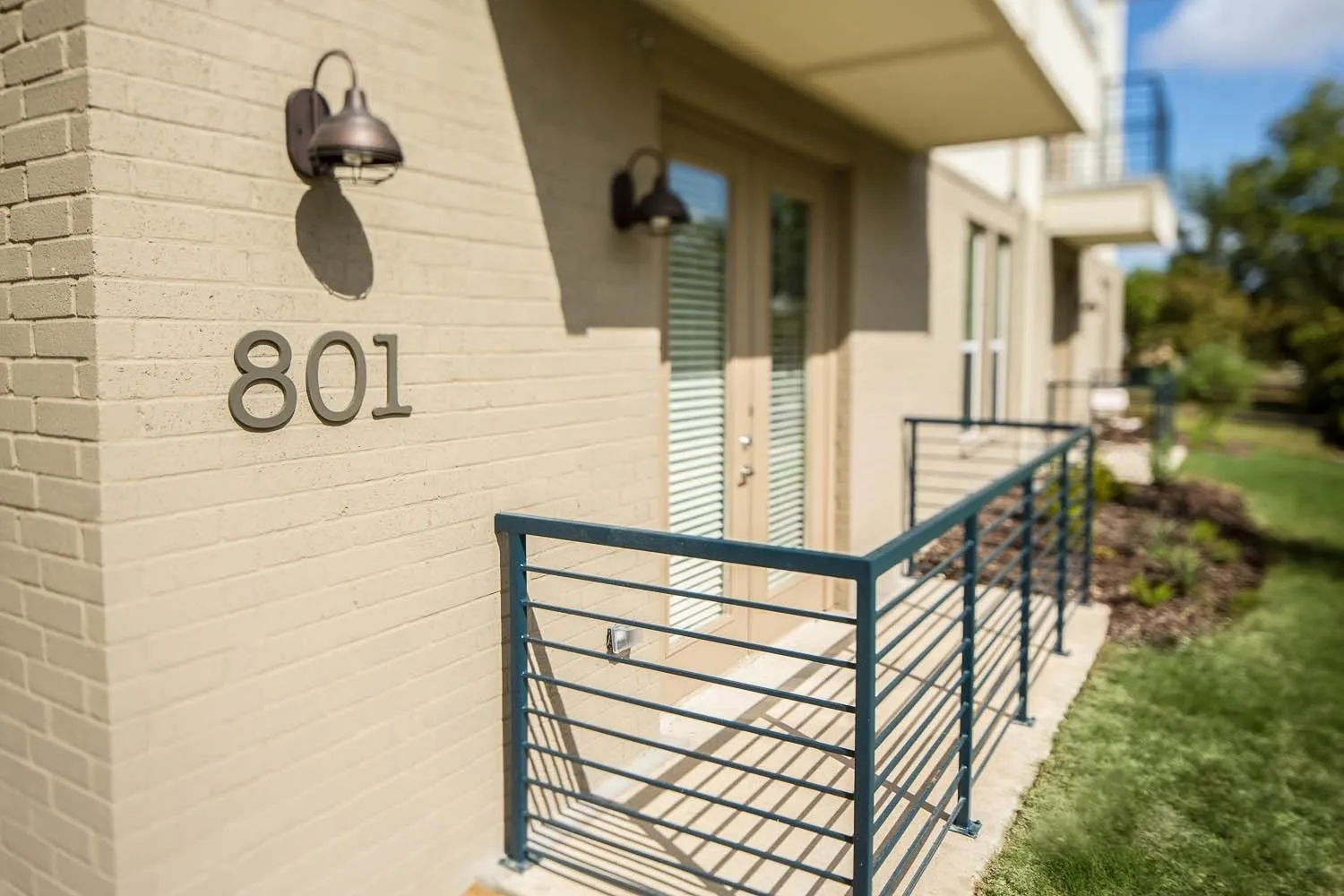 Apartment For Rent in Dallas County , 801 N Bishop Avenue 1-203, Dallas, Texas 75208, 1 Bedroom, 1 Bathroom, Garage spaces, 610 Sqft, built in 2013, mls#21381483, Real Estate Agent in Dallas, Homes For Rent in Dallas county, Homes For Rent in Dallas, Realtor in Dallas Texas, Real Estate Brokerage Independent Realty Texas, Luminita Cordes Realtor