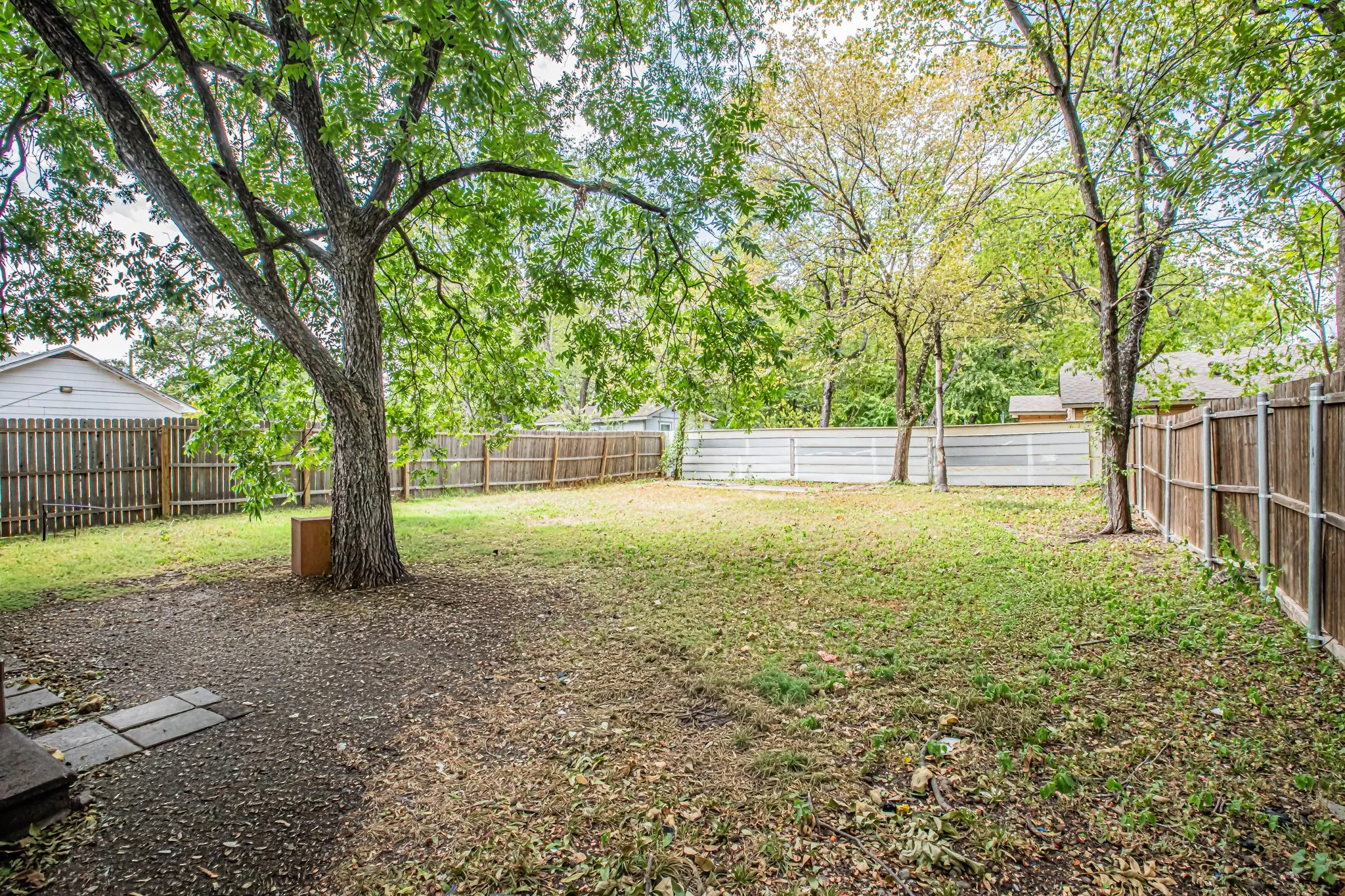 Single Family Residence For Sale in Dallas County , 2543 E Ann Arbor Avenue, Dallas, Texas 75216, 3 Bedroom, 2 Bathroom, Garage spaces, 1,202 Sqft, built in 1940, mls#21381031, Real Estate Agent in Dallas, Homes For Sale in Dallas county, Homes For Sale in Dallas, Realtor in Dallas Texas, Real Estate Brokerage Independent Realty Texas, Luminita Cordes Realtor