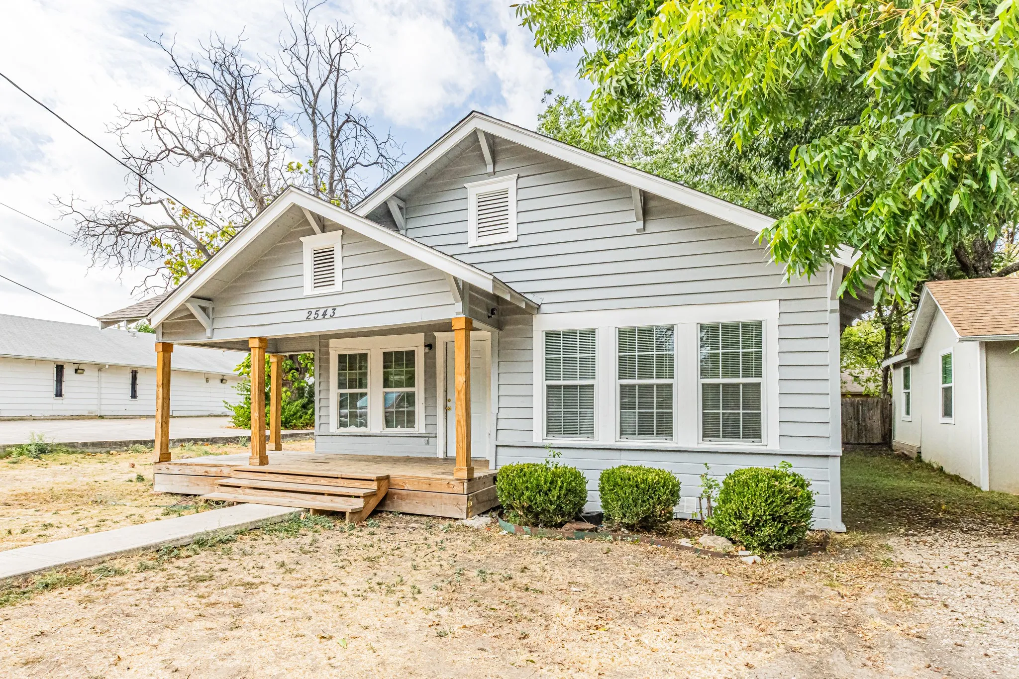 Single Family Residence For Sale in Dallas County , 2543 E Ann Arbor Avenue, Dallas, Texas 75216, 3 Bedroom, 2 Bathroom, Garage spaces, 1,202 Sqft, built in 1940, mls#21381031, Real Estate Agent in Dallas, Homes For Sale in Dallas county, Homes For Sale in Dallas, Realtor in Dallas Texas, Real Estate Brokerage Independent Realty Texas, Luminita Cordes Realtor