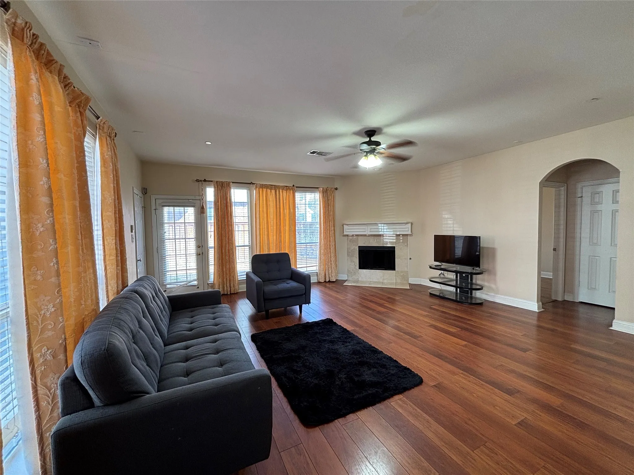 Single Family Residence For Rent in Dallas County , 462 Richmond Street, Irving, Texas 75063, 4 Bedroom, 3 Bathroom, 2 Garage spaces, 3,024 Sqft, built in 2000, mls#21381484, Real Estate Agent in Irving, Homes For Rent in Dallas county, Homes For Rent in Irving, Realtor in Irving Texas, Real Estate Brokerage Independent Realty Texas, Luminita Cordes Realtor