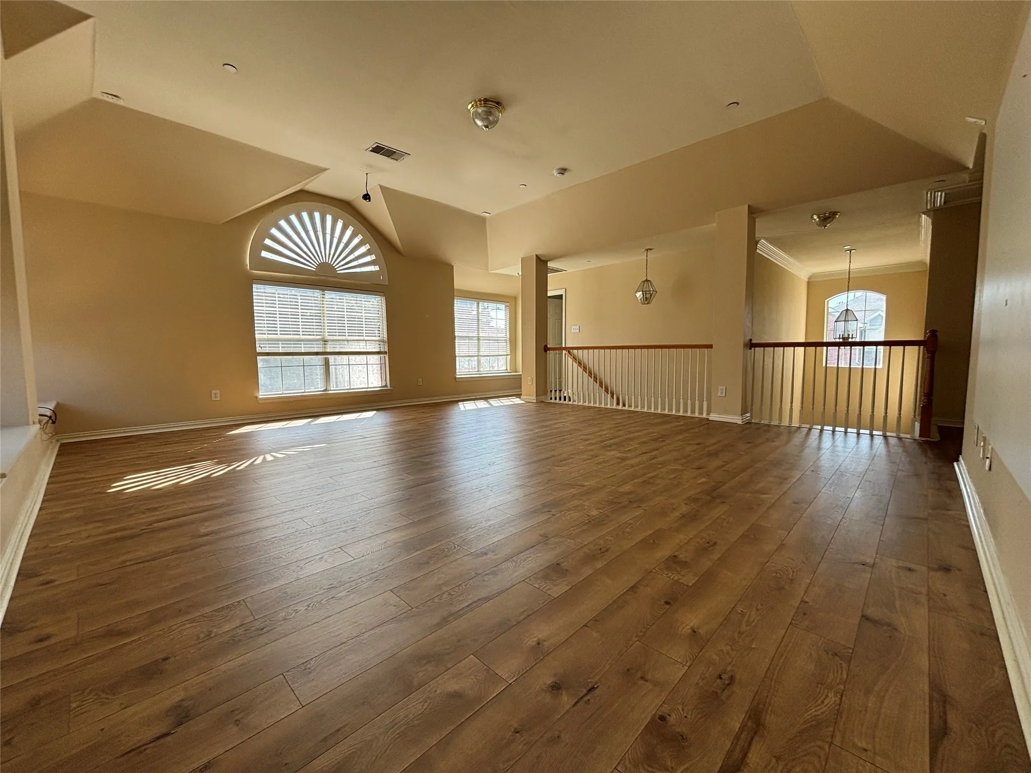 Single Family Residence For Rent in Dallas County , 462 Richmond Street, Irving, Texas 75063, 4 Bedroom, 3 Bathroom, 2 Garage spaces, 3,024 Sqft, built in 2000, mls#21381484, Real Estate Agent in Irving, Homes For Rent in Dallas county, Homes For Rent in Irving, Realtor in Irving Texas, Real Estate Brokerage Independent Realty Texas, Luminita Cordes Realtor