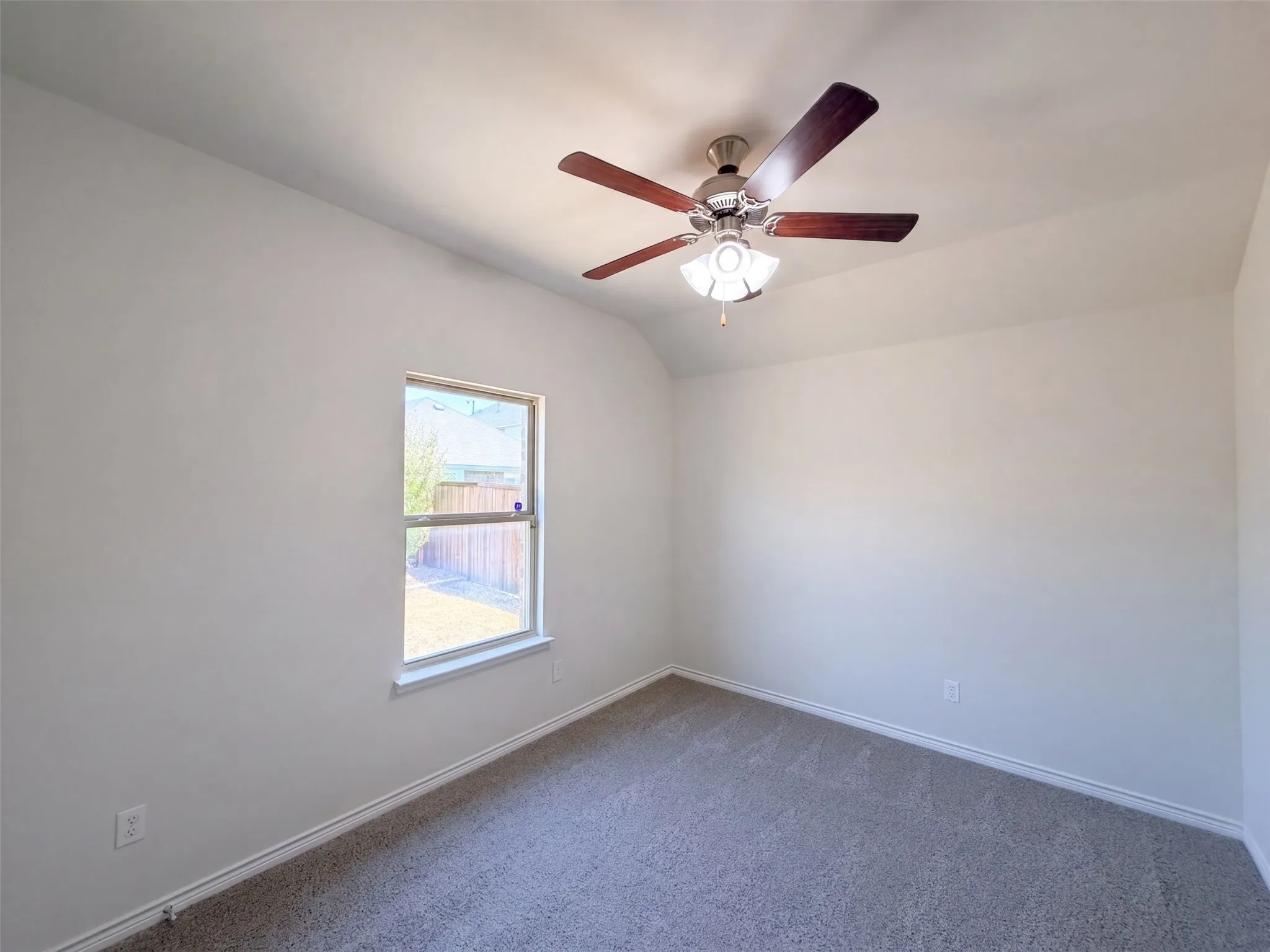 Single Family Residence For Sale in Kaufman County , 5558 Yarborough Drive, Forney, Texas 75126, 3 Bedroom, 2 Bathroom, 2 Garage spaces, 1,471 Sqft, built in 2020, mls#21381489, Real Estate Agent in Forney, Homes For Sale in Kaufman county, Homes For Sale in Forney, Realtor in Forney Texas, Real Estate Brokerage Independent Realty Texas, Luminita Cordes Realtor