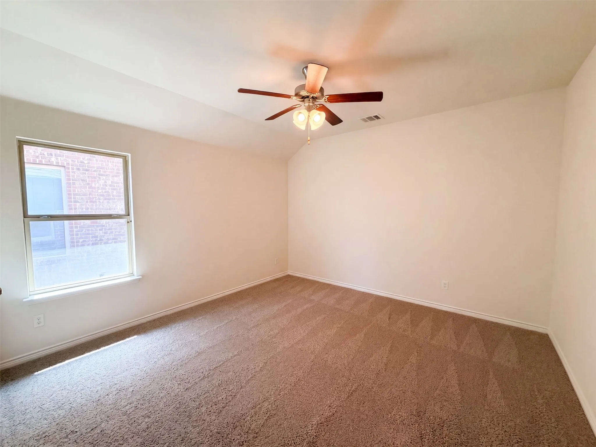 Single Family Residence For Sale in Kaufman County , 5558 Yarborough Drive, Forney, Texas 75126, 3 Bedroom, 2 Bathroom, 2 Garage spaces, 1,471 Sqft, built in 2020, mls#21381489, Real Estate Agent in Forney, Homes For Sale in Kaufman county, Homes For Sale in Forney, Realtor in Forney Texas, Real Estate Brokerage Independent Realty Texas, Luminita Cordes Realtor