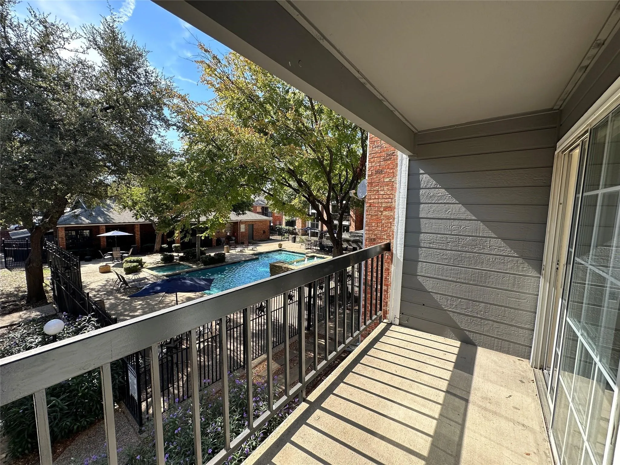 Condominium For Rent in Collin County , 18333 Roehampton Drive 223, Dallas, Texas 75252, 1 Bedroom, 1 Bathroom, Garage spaces, 600 Sqft, built in 1985, mls#21381477, Real Estate Agent in Dallas, Homes For Rent in Collin county, Homes For Rent in Dallas, Realtor in Dallas Texas, Real Estate Brokerage Independent Realty Texas, Luminita Cordes Realtor