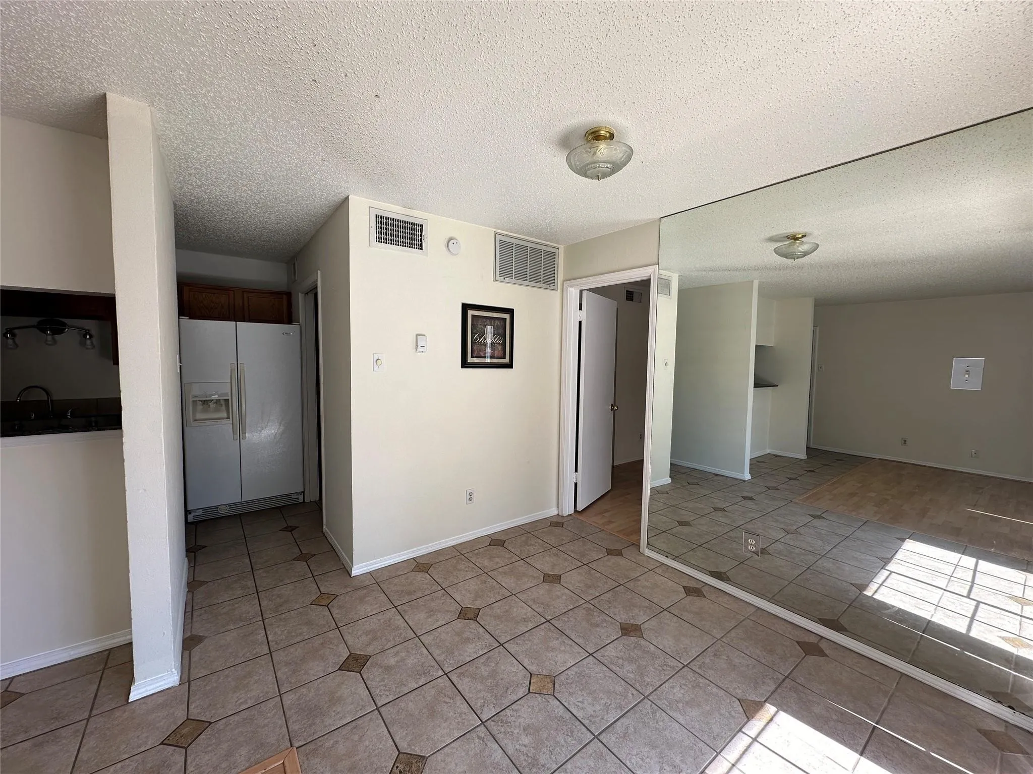 Condominium For Rent in Collin County , 18333 Roehampton Drive 223, Dallas, Texas 75252, 1 Bedroom, 1 Bathroom, Garage spaces, 600 Sqft, built in 1985, mls#21381477, Real Estate Agent in Dallas, Homes For Rent in Collin county, Homes For Rent in Dallas, Realtor in Dallas Texas, Real Estate Brokerage Independent Realty Texas, Luminita Cordes Realtor