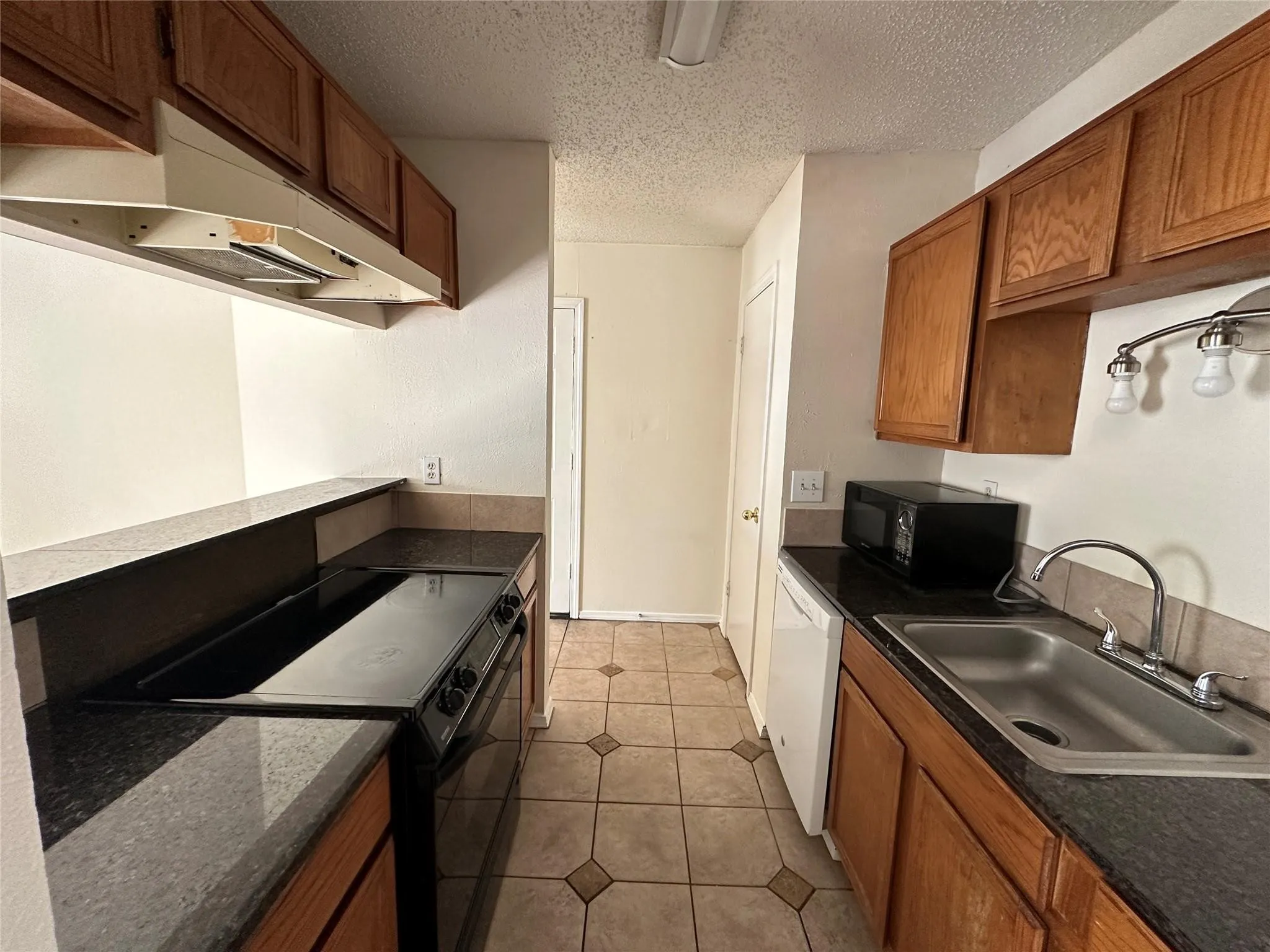 Condominium For Rent in Collin County , 18333 Roehampton Drive 223, Dallas, Texas 75252, 1 Bedroom, 1 Bathroom, Garage spaces, 600 Sqft, built in 1985, mls#21381477, Real Estate Agent in Dallas, Homes For Rent in Collin county, Homes For Rent in Dallas, Realtor in Dallas Texas, Real Estate Brokerage Independent Realty Texas, Luminita Cordes Realtor