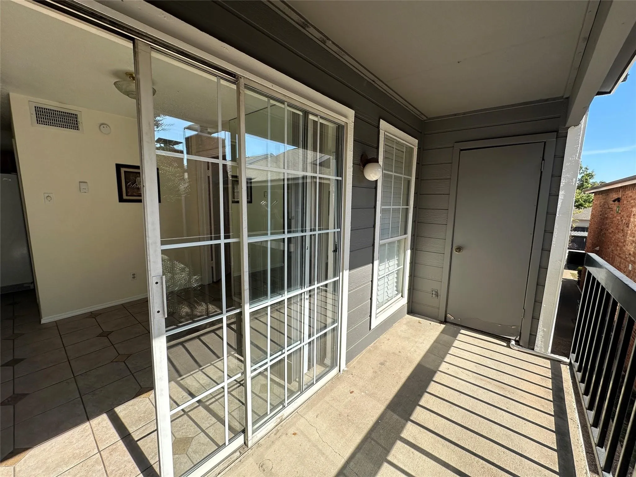 Condominium For Rent in Collin County , 18333 Roehampton Drive 223, Dallas, Texas 75252, 1 Bedroom, 1 Bathroom, Garage spaces, 600 Sqft, built in 1985, mls#21381477, Real Estate Agent in Dallas, Homes For Rent in Collin county, Homes For Rent in Dallas, Realtor in Dallas Texas, Real Estate Brokerage Independent Realty Texas, Luminita Cordes Realtor