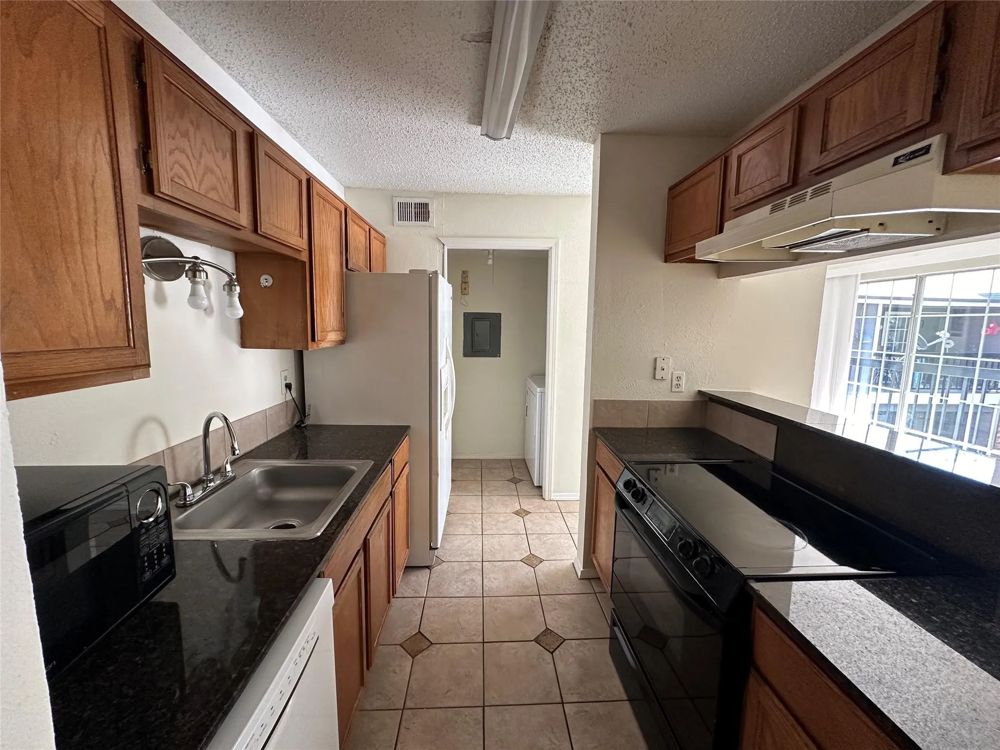 Condominium For Rent in Collin County , 18333 Roehampton Drive 223, Dallas, Texas 75252, 1 Bedroom, 1 Bathroom, Garage spaces, 600 Sqft, built in 1985, mls#21381477, Real Estate Agent in Dallas, Homes For Rent in Collin county, Homes For Rent in Dallas, Realtor in Dallas Texas, Real Estate Brokerage Independent Realty Texas, Luminita Cordes Realtor