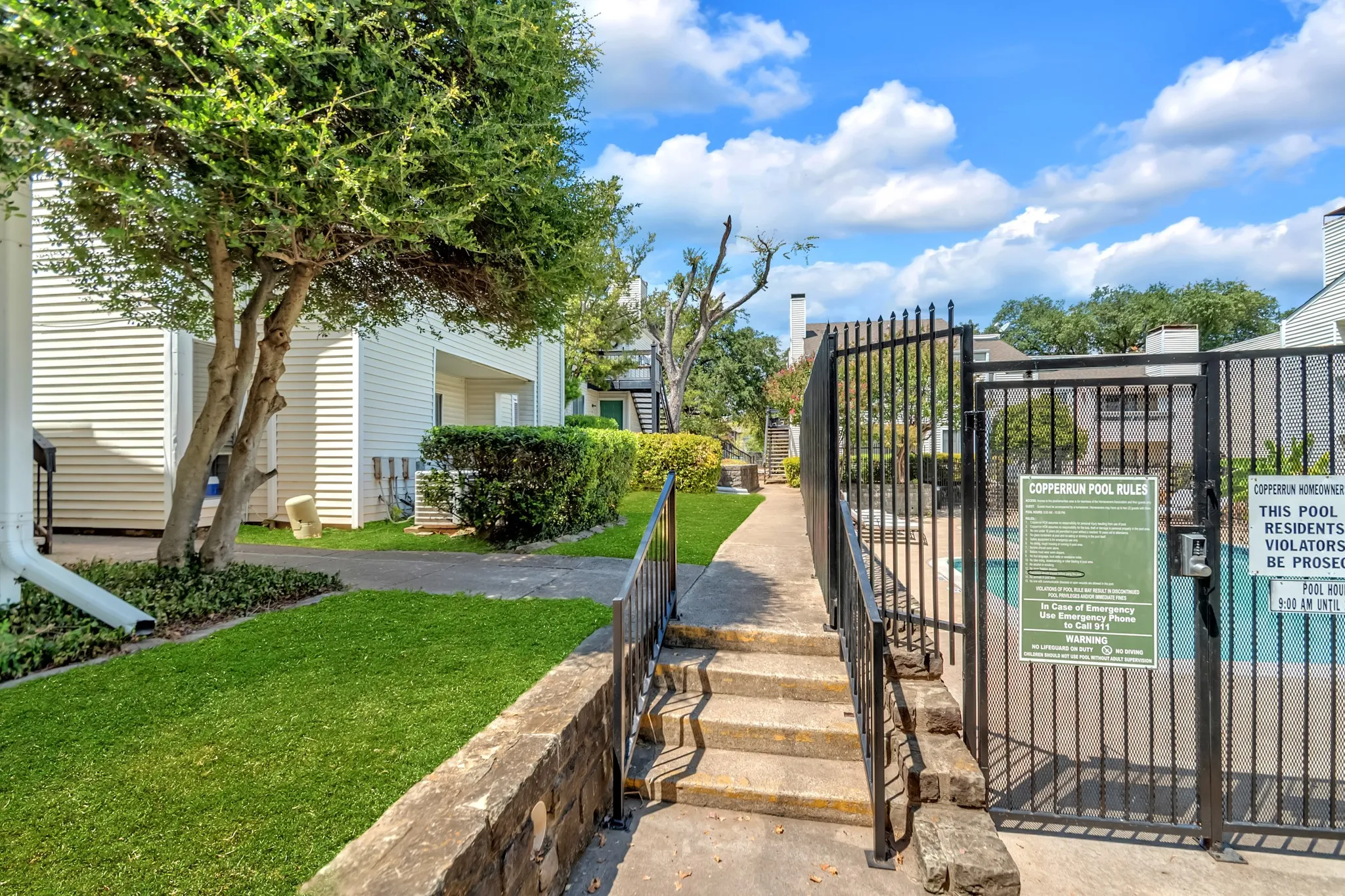 Condominium For Sale in Dallas County , 7431 Holly Hill Drive 215, Dallas, Texas 75231, 1 Bedroom, 1 Bathroom, Garage spaces, 628 Sqft, built in 1979, mls#21358995, Real Estate Agent in Dallas, Homes For Sale in Dallas county, Homes For Sale in Dallas, Realtor in Dallas Texas, Real Estate Brokerage Independent Realty Texas, Luminita Cordes Realtor