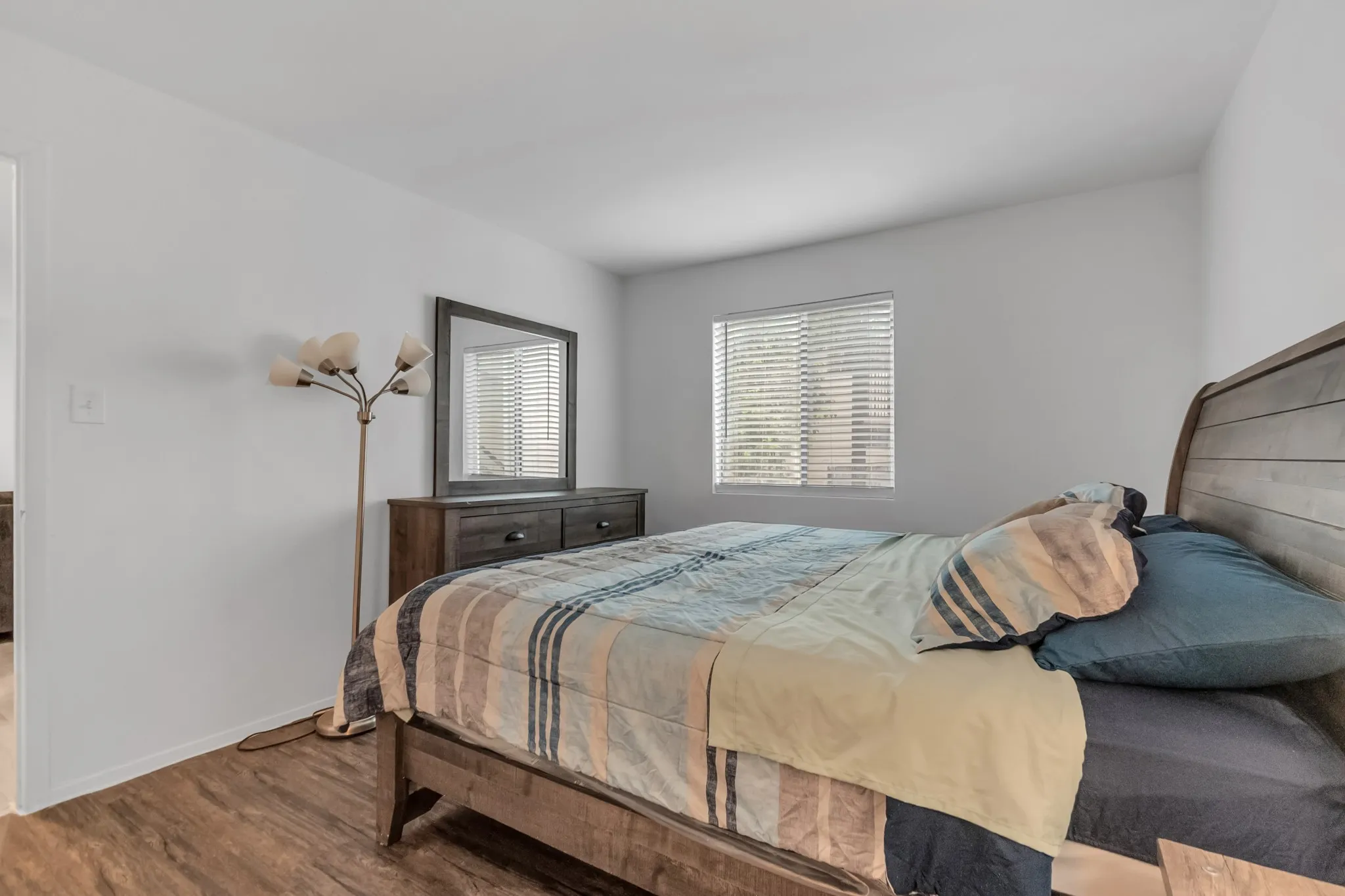 Condominium For Sale in Dallas County , 7431 Holly Hill Drive 215, Dallas, Texas 75231, 1 Bedroom, 1 Bathroom, Garage spaces, 628 Sqft, built in 1979, mls#21358995, Real Estate Agent in Dallas, Homes For Sale in Dallas county, Homes For Sale in Dallas, Realtor in Dallas Texas, Real Estate Brokerage Independent Realty Texas, Luminita Cordes Realtor