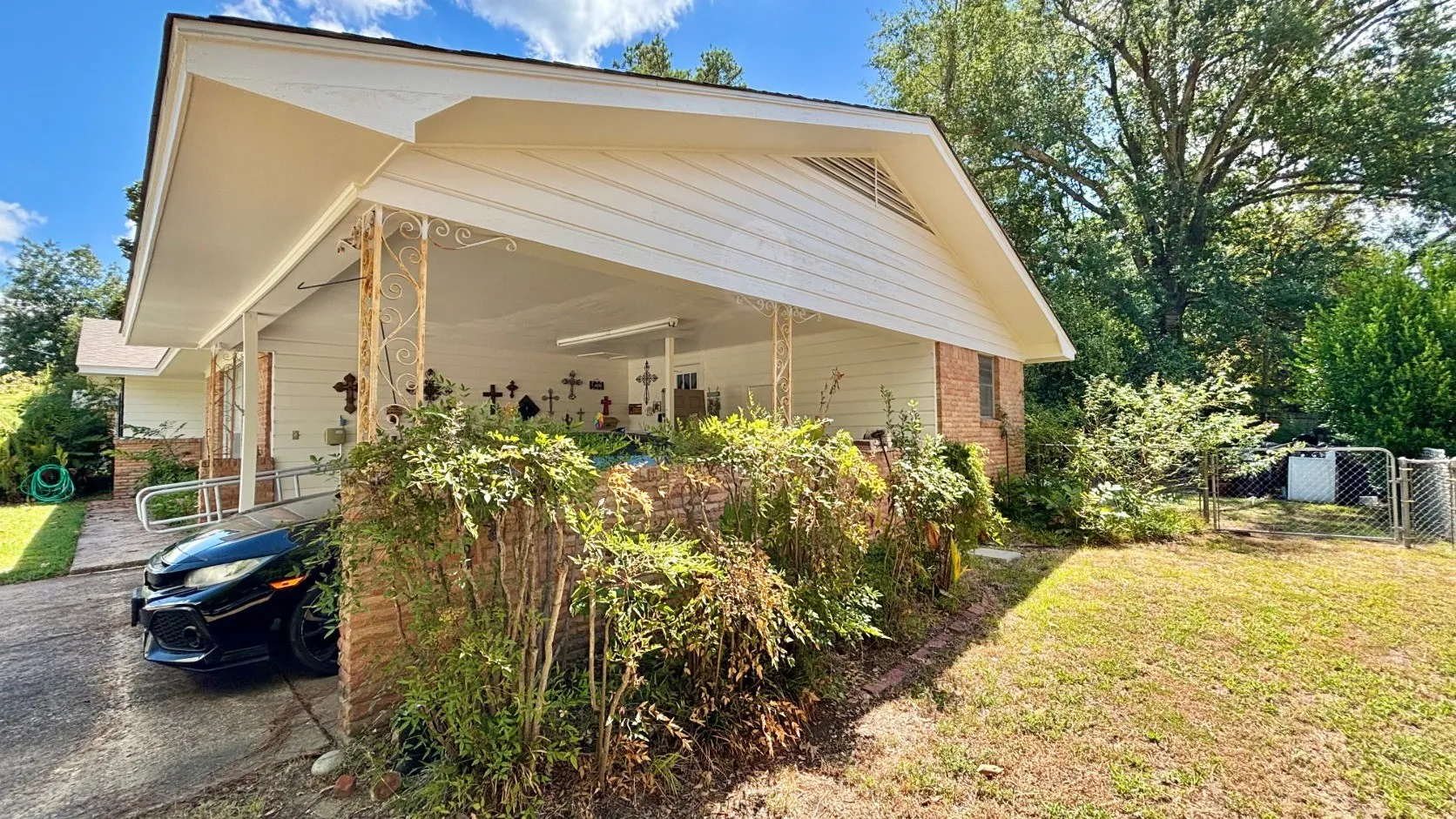 Single Family Residence For Sale in Smith County , 1723 Montrose Drive, Tyler, Texas 75701, 3 Bedroom, 2 Bathroom, Garage spaces, 1,608 Sqft, built in 1963, mls#21381471, Real Estate Agent in Tyler, Homes For Sale in Smith county, Homes For Sale in Tyler, Realtor in Tyler Texas, Real Estate Brokerage Independent Realty Texas, Luminita Cordes Realtor