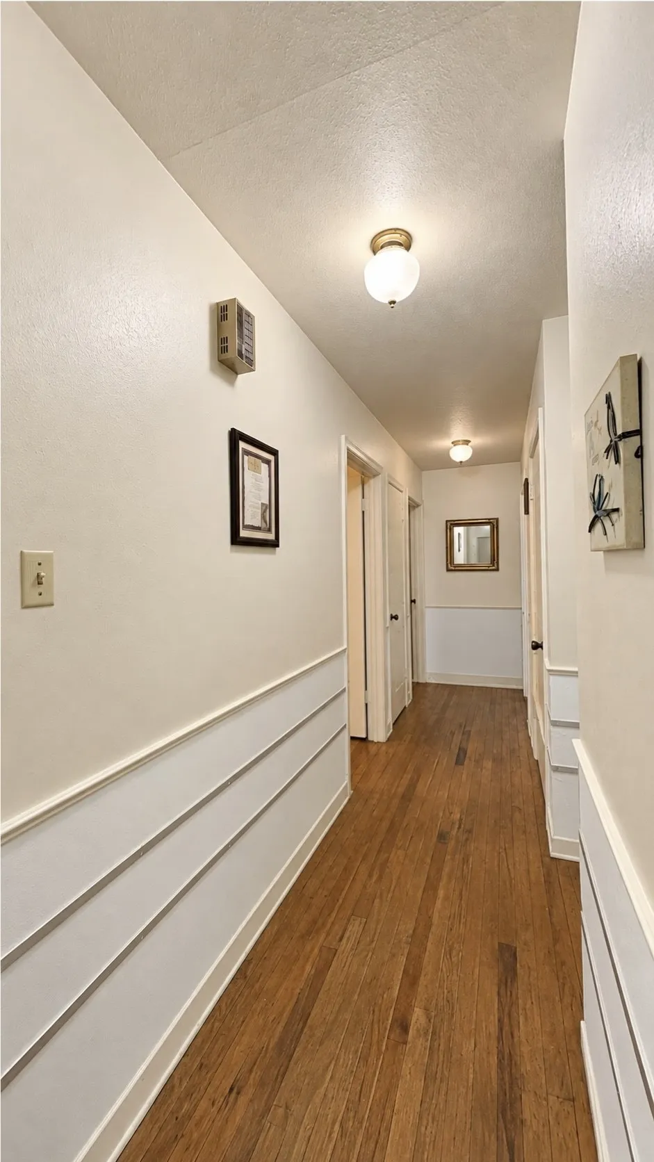 Single Family Residence For Sale in Smith County , 1723 Montrose Drive, Tyler, Texas 75701, 3 Bedroom, 2 Bathroom, Garage spaces, 1,608 Sqft, built in 1963, mls#21381471, Real Estate Agent in Tyler, Homes For Sale in Smith county, Homes For Sale in Tyler, Realtor in Tyler Texas, Real Estate Brokerage Independent Realty Texas, Luminita Cordes Realtor