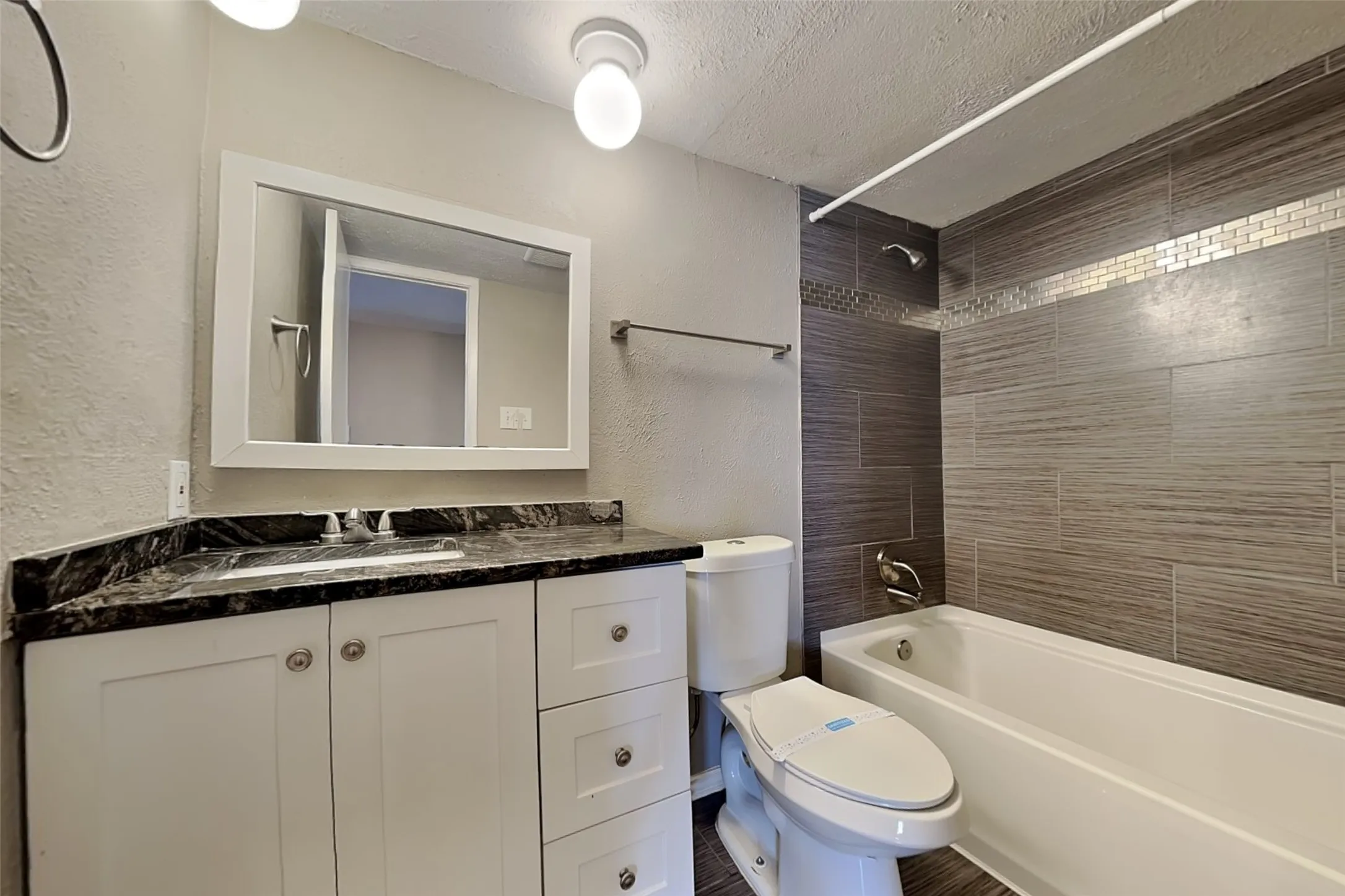 Single Family Residence For Rent in Tarrant County , 4605 Greenfield Drive, Arlington, Texas 76016, 3 Bedroom, 2 Bathroom, 2 Garage spaces, 1,545 Sqft, built in 1979, mls#21381500, Real Estate Agent in Arlington, Homes For Rent in Tarrant county, Homes For Rent in Arlington, Realtor in Arlington Texas, Real Estate Brokerage Independent Realty Texas, Luminita Cordes Realtor