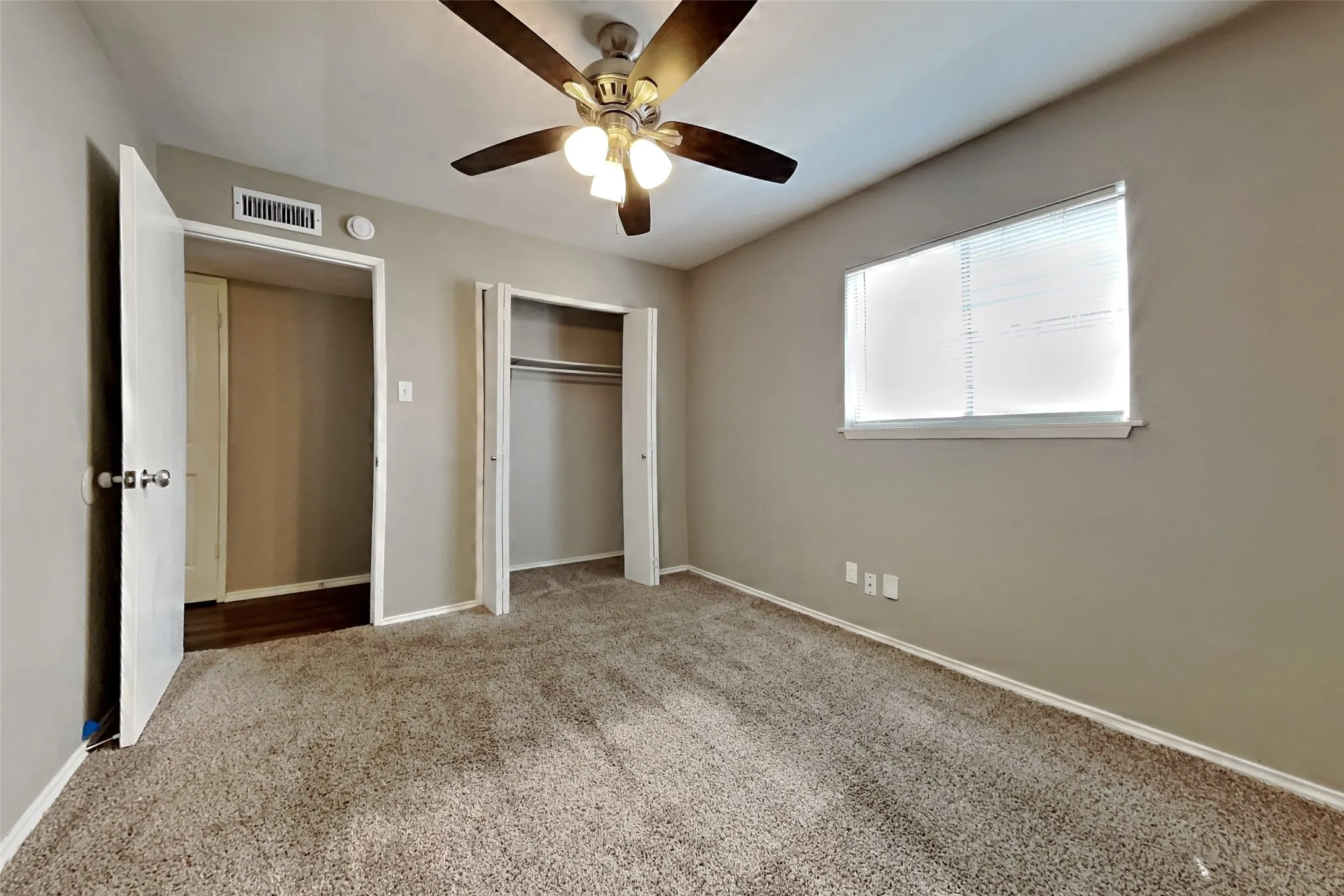Single Family Residence For Rent in Tarrant County , 4605 Greenfield Drive, Arlington, Texas 76016, 3 Bedroom, 2 Bathroom, 2 Garage spaces, 1,545 Sqft, built in 1979, mls#21381500, Real Estate Agent in Arlington, Homes For Rent in Tarrant county, Homes For Rent in Arlington, Realtor in Arlington Texas, Real Estate Brokerage Independent Realty Texas, Luminita Cordes Realtor