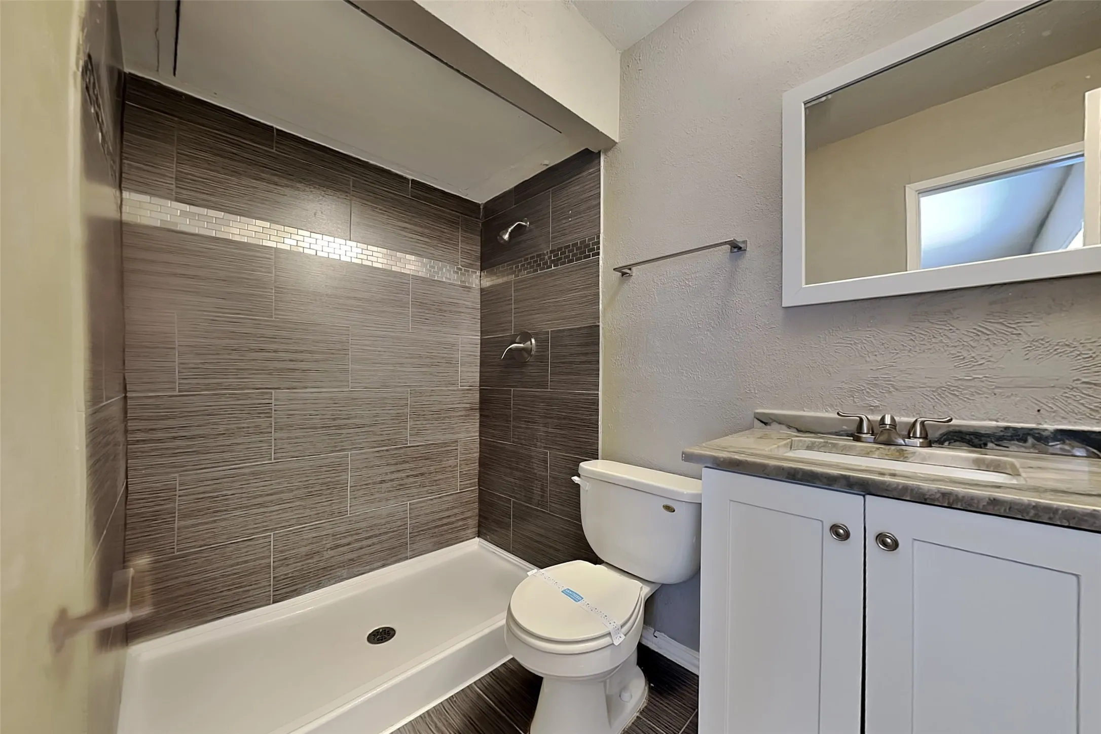 Single Family Residence For Rent in Tarrant County , 4605 Greenfield Drive, Arlington, Texas 76016, 3 Bedroom, 2 Bathroom, 2 Garage spaces, 1,545 Sqft, built in 1979, mls#21381500, Real Estate Agent in Arlington, Homes For Rent in Tarrant county, Homes For Rent in Arlington, Realtor in Arlington Texas, Real Estate Brokerage Independent Realty Texas, Luminita Cordes Realtor