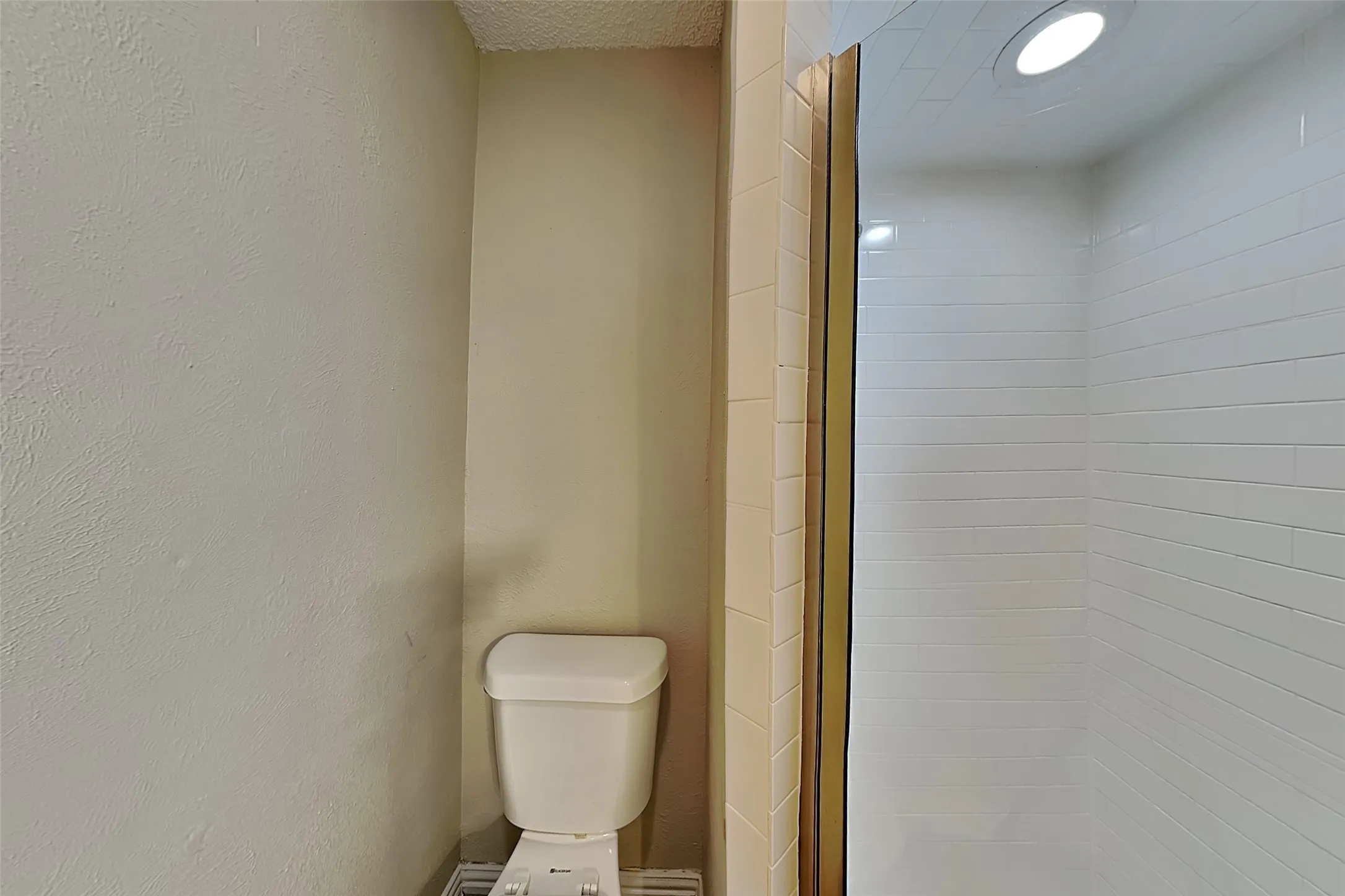 Single Family Residence For Rent in Tarrant County , 6908 Briardale Drive, North Richland Hills, Texas 76182, 3 Bedroom, 2 Bathroom, 2 Garage spaces, 1,606 Sqft, built in 1979, mls#21381508, Real Estate Agent in North Richland Hills, Homes For Rent in Tarrant county, Homes For Rent in North Richland Hills, Realtor in North Richland Hills Texas, Real Estate Brokerage Independent Realty Texas, Luminita Cordes Realtor