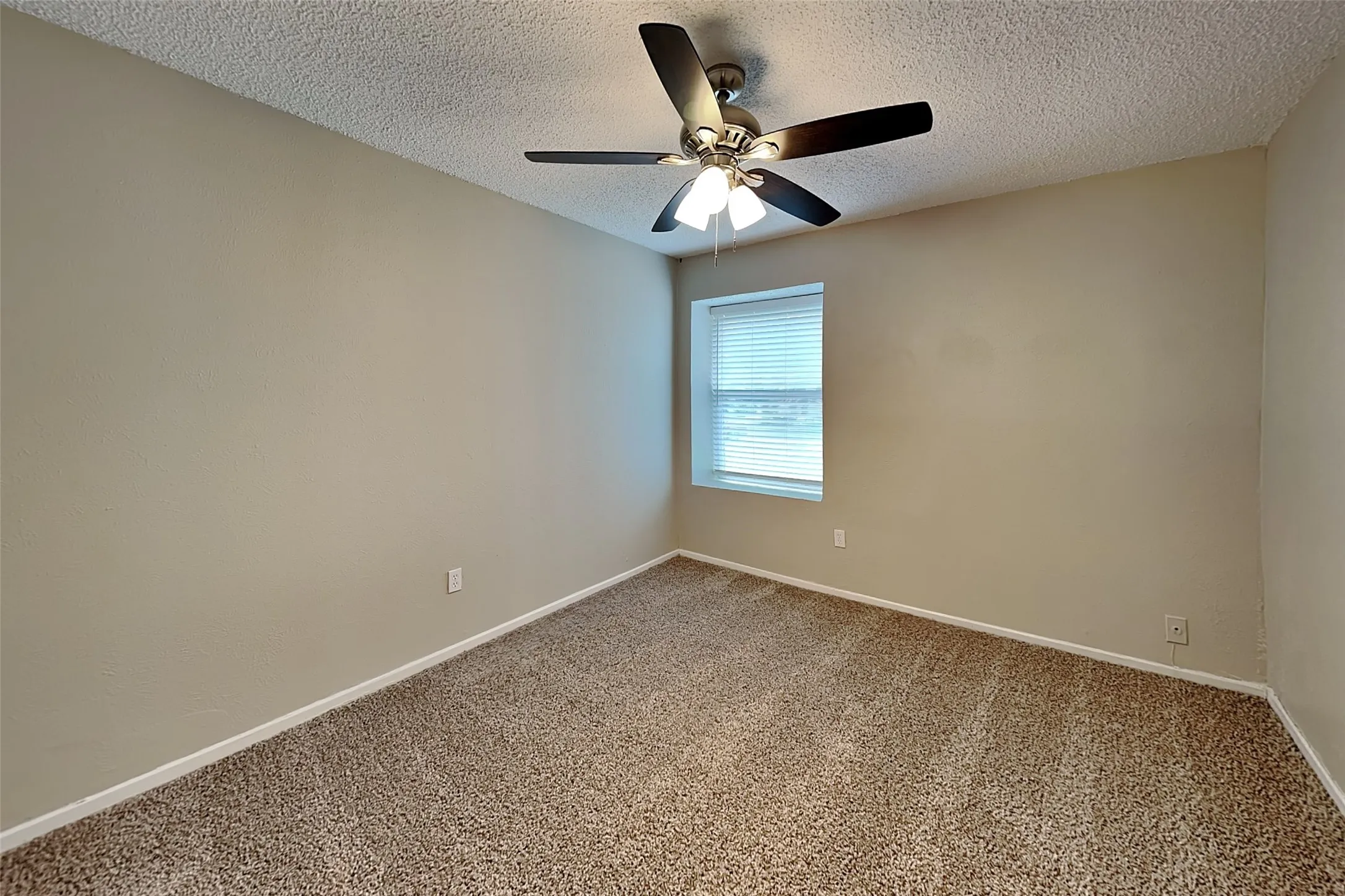 Single Family Residence For Rent in Tarrant County , 6908 Briardale Drive, North Richland Hills, Texas 76182, 3 Bedroom, 2 Bathroom, 2 Garage spaces, 1,606 Sqft, built in 1979, mls#21381508, Real Estate Agent in North Richland Hills, Homes For Rent in Tarrant county, Homes For Rent in North Richland Hills, Realtor in North Richland Hills Texas, Real Estate Brokerage Independent Realty Texas, Luminita Cordes Realtor