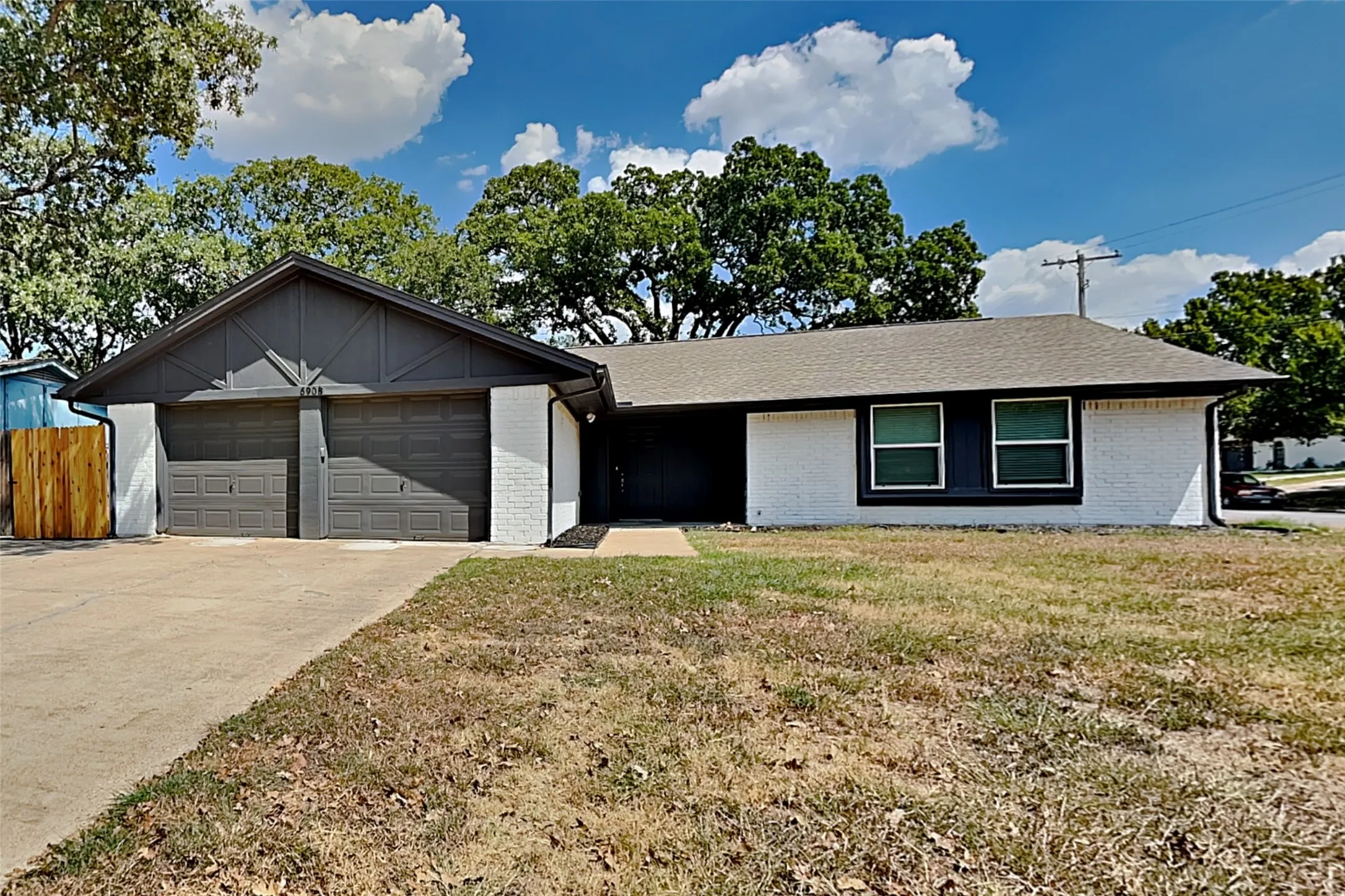 Single Family Residence For Rent in Tarrant County , 6908 Briardale Drive, North Richland Hills, Texas 76182, 3 Bedroom, 2 Bathroom, 2 Garage spaces, 1,606 Sqft, built in 1979, mls#21381508, Real Estate Agent in North Richland Hills, Homes For Rent in Tarrant county, Homes For Rent in North Richland Hills, Realtor in North Richland Hills Texas, Real Estate Brokerage Independent Realty Texas, Luminita Cordes Realtor