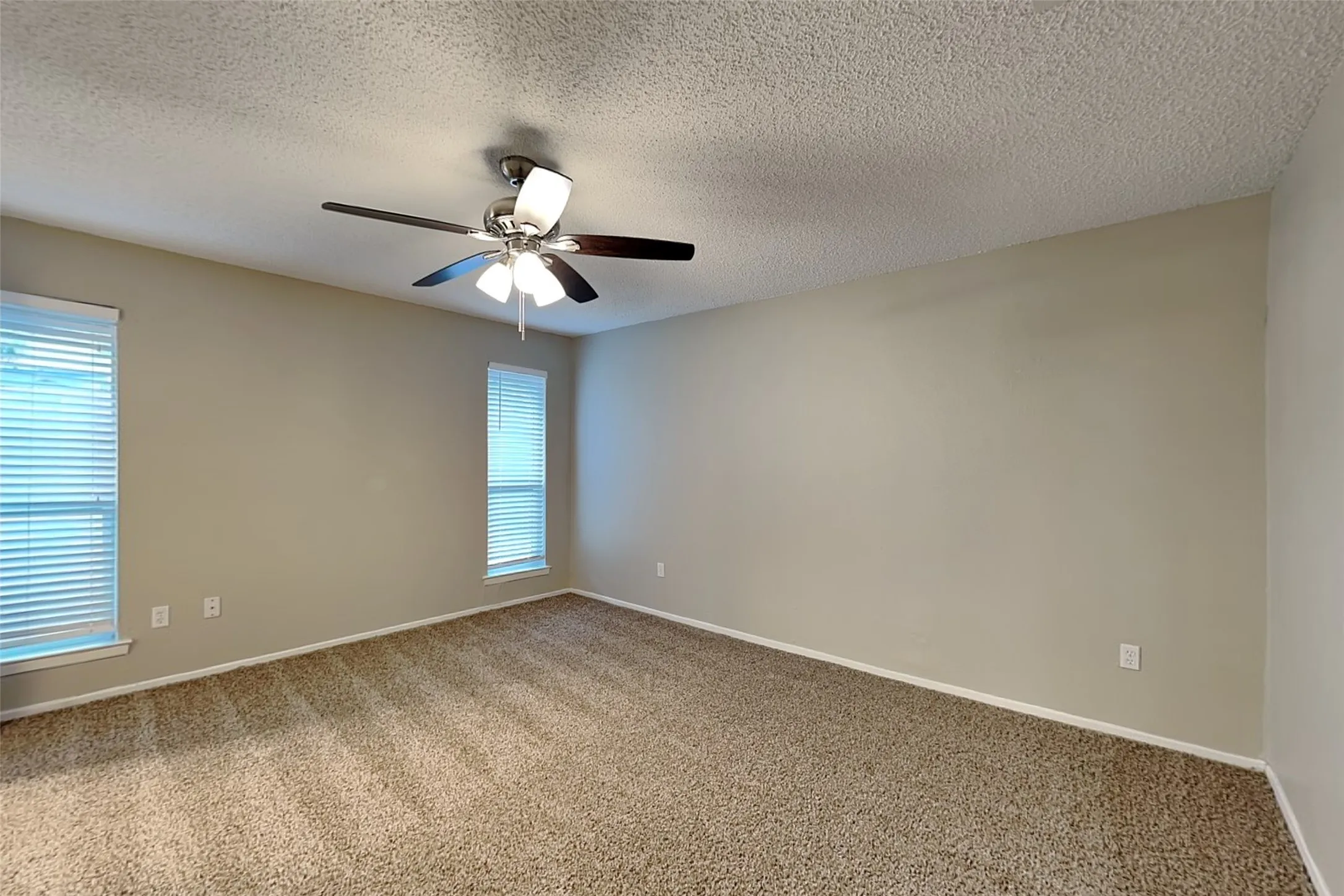 Single Family Residence For Rent in Tarrant County , 6908 Briardale Drive, North Richland Hills, Texas 76182, 3 Bedroom, 2 Bathroom, 2 Garage spaces, 1,606 Sqft, built in 1979, mls#21381508, Real Estate Agent in North Richland Hills, Homes For Rent in Tarrant county, Homes For Rent in North Richland Hills, Realtor in North Richland Hills Texas, Real Estate Brokerage Independent Realty Texas, Luminita Cordes Realtor