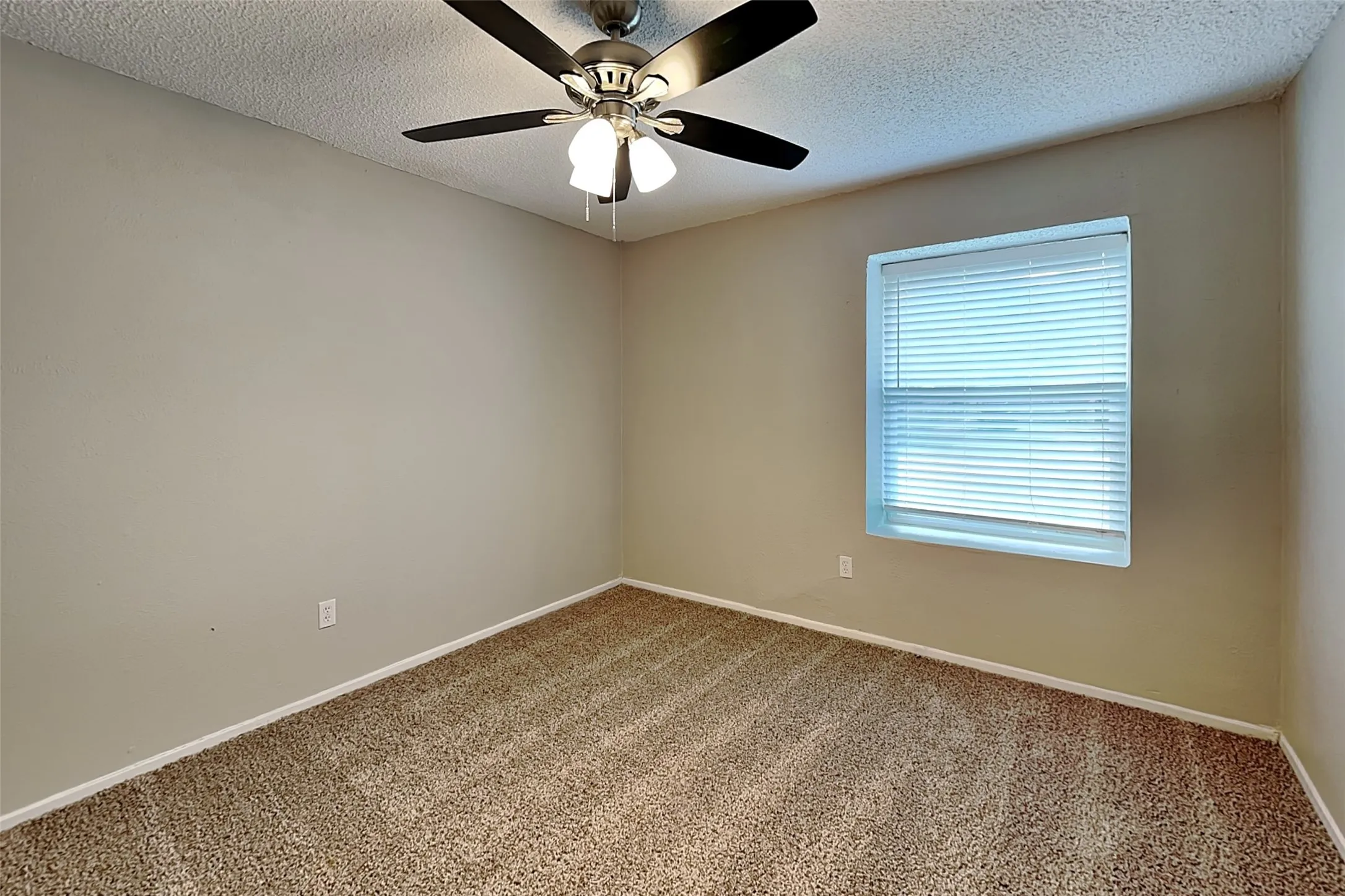 Single Family Residence For Rent in Tarrant County , 6908 Briardale Drive, North Richland Hills, Texas 76182, 3 Bedroom, 2 Bathroom, 2 Garage spaces, 1,606 Sqft, built in 1979, mls#21381508, Real Estate Agent in North Richland Hills, Homes For Rent in Tarrant county, Homes For Rent in North Richland Hills, Realtor in North Richland Hills Texas, Real Estate Brokerage Independent Realty Texas, Luminita Cordes Realtor