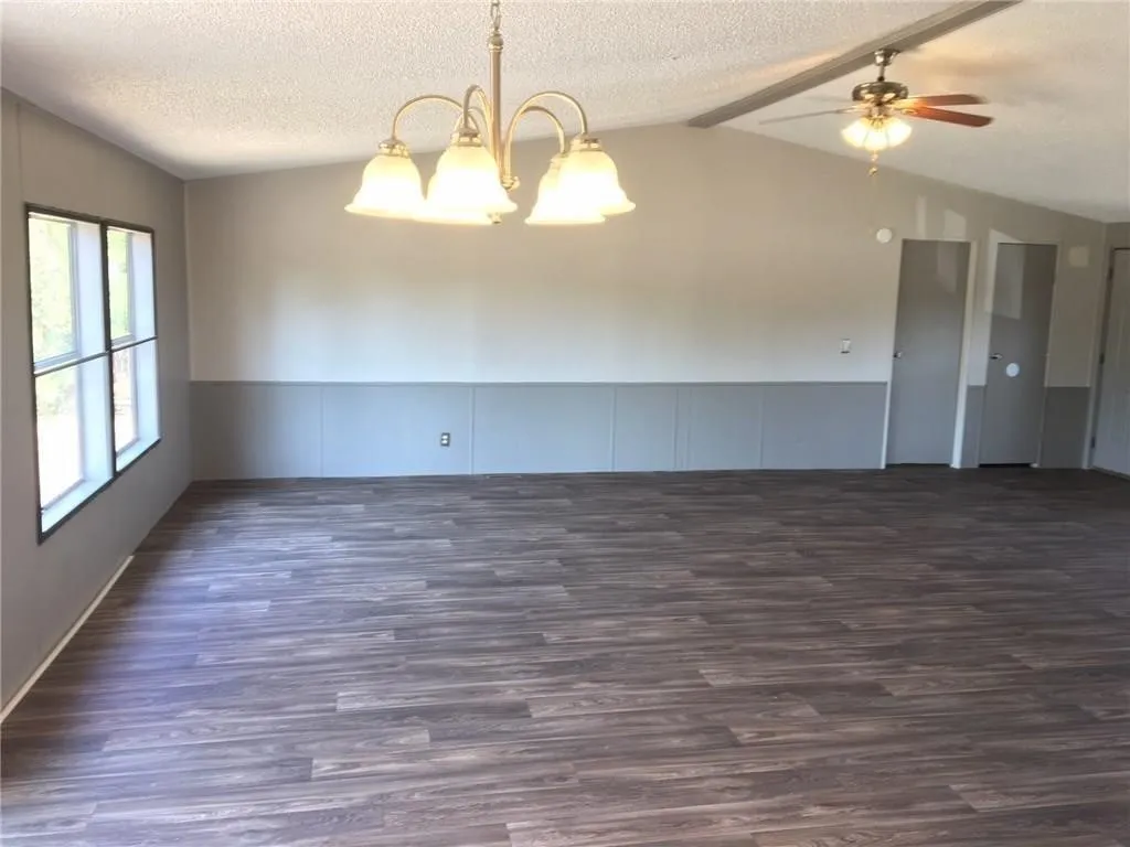 Mobile Home For Rent in Denton County , 365 Darrell Road, Roanoke, Texas 76262, 3 Bedroom, 2 Bathroom, 2 Garage spaces, 1,512 Sqft, built in 1986, mls#21381511, Real Estate Agent in Roanoke, Homes For Rent in Denton county, Homes For Rent in Roanoke, Realtor in Roanoke Texas, Real Estate Brokerage Independent Realty Texas, Luminita Cordes Realtor
