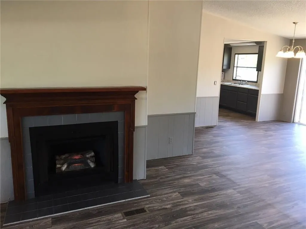 Mobile Home For Rent in Denton County , 365 Darrell Road, Roanoke, Texas 76262, 3 Bedroom, 2 Bathroom, 2 Garage spaces, 1,512 Sqft, built in 1986, mls#21381511, Real Estate Agent in Roanoke, Homes For Rent in Denton county, Homes For Rent in Roanoke, Realtor in Roanoke Texas, Real Estate Brokerage Independent Realty Texas, Luminita Cordes Realtor