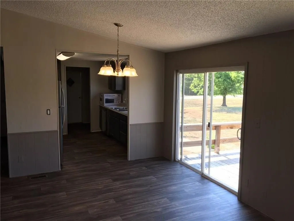 Mobile Home For Rent in Denton County , 365 Darrell Road, Roanoke, Texas 76262, 3 Bedroom, 2 Bathroom, 2 Garage spaces, 1,512 Sqft, built in 1986, mls#21381511, Real Estate Agent in Roanoke, Homes For Rent in Denton county, Homes For Rent in Roanoke, Realtor in Roanoke Texas, Real Estate Brokerage Independent Realty Texas, Luminita Cordes Realtor