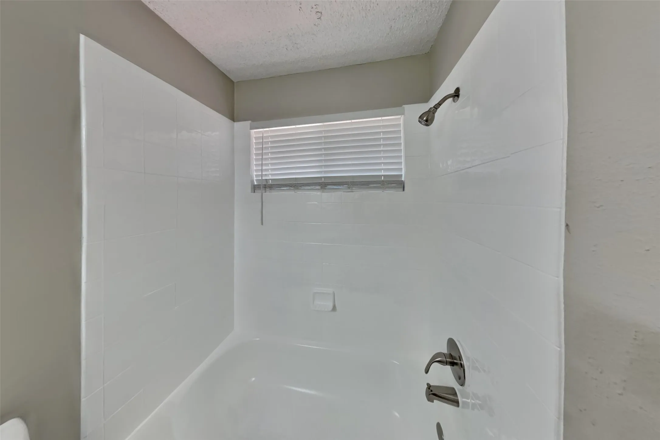 Single Family Residence For Rent in Collin County , 713 Sycamore Creek Road, Allen, Texas 75002, 4 Bedroom, 3 Bathroom, 2 Garage spaces, 2,318 Sqft, built in 1990, mls#21381512, Real Estate Agent in Allen, Homes For Rent in Collin county, Homes For Rent in Allen, Realtor in Allen Texas, Real Estate Brokerage Independent Realty Texas, Luminita Cordes Realtor