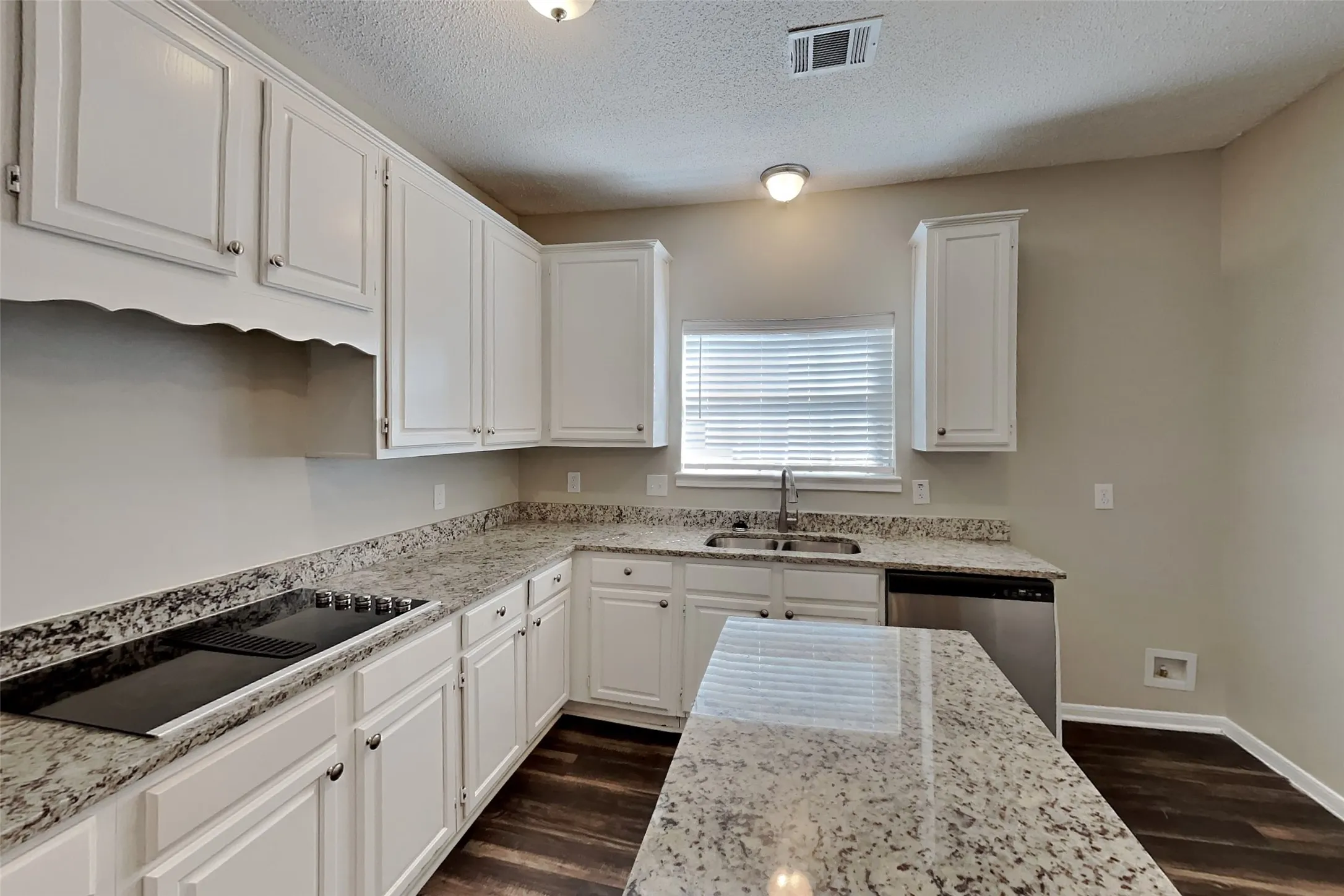 Single Family Residence For Rent in Collin County , 713 Sycamore Creek Road, Allen, Texas 75002, 4 Bedroom, 3 Bathroom, 2 Garage spaces, 2,318 Sqft, built in 1990, mls#21381512, Real Estate Agent in Allen, Homes For Rent in Collin county, Homes For Rent in Allen, Realtor in Allen Texas, Real Estate Brokerage Independent Realty Texas, Luminita Cordes Realtor