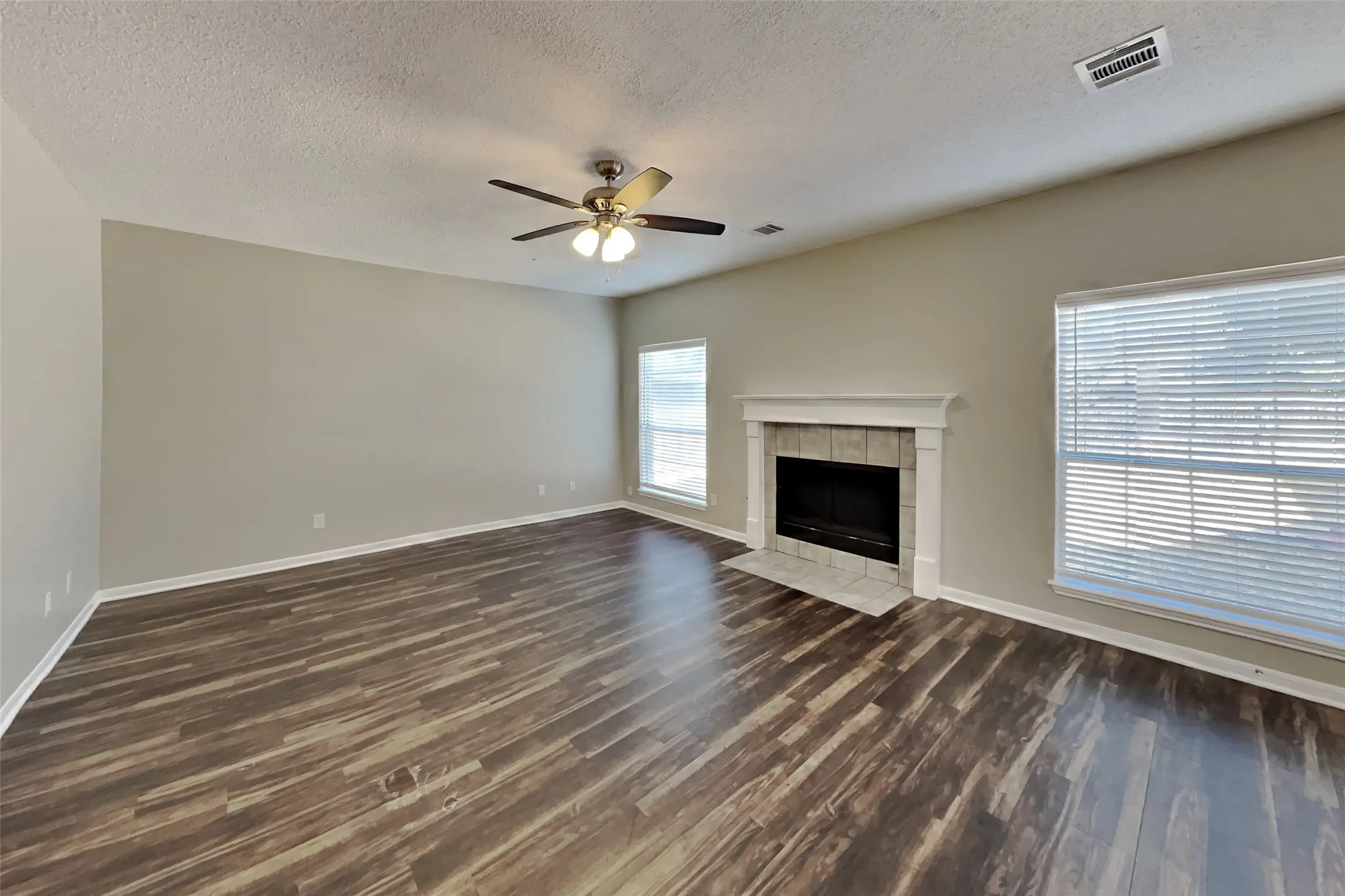 Single Family Residence For Rent in Collin County , 713 Sycamore Creek Road, Allen, Texas 75002, 4 Bedroom, 3 Bathroom, 2 Garage spaces, 2,318 Sqft, built in 1990, mls#21381512, Real Estate Agent in Allen, Homes For Rent in Collin county, Homes For Rent in Allen, Realtor in Allen Texas, Real Estate Brokerage Independent Realty Texas, Luminita Cordes Realtor