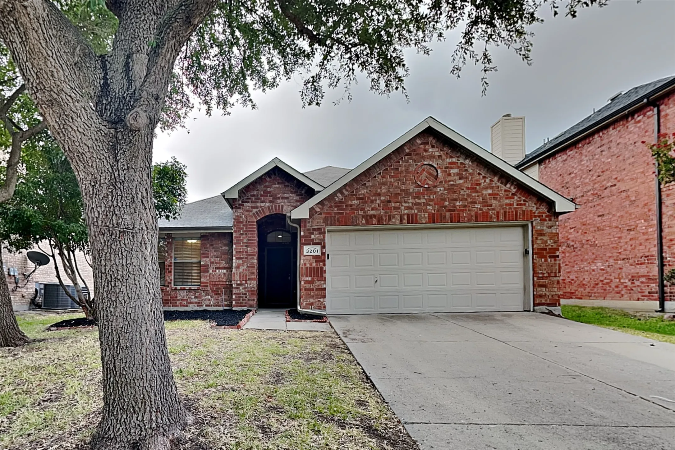 Single Family Residence For Rent in Collin County , 3201 Grant Street, Mc Kinney, Texas 75071, 3 Bedroom, 2 Bathroom, 2 Garage spaces, 1,572 Sqft, built in 2005, mls#21381517, Real Estate Agent in Mc Kinney, Homes For Rent in Collin county, Homes For Rent in Mc Kinney, Realtor in Mc Kinney Texas, Real Estate Brokerage Independent Realty Texas, Luminita Cordes Realtor