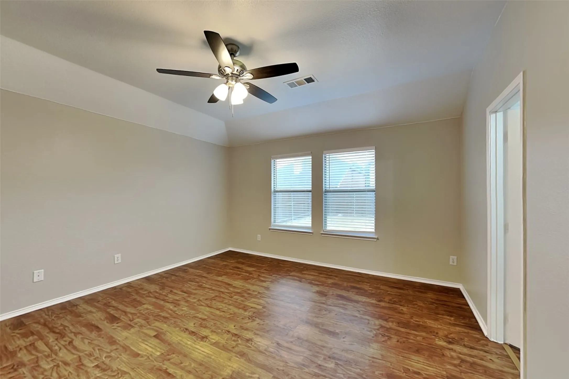 Single Family Residence For Rent in Collin County , 3201 Grant Street, Mc Kinney, Texas 75071, 3 Bedroom, 2 Bathroom, 2 Garage spaces, 1,572 Sqft, built in 2005, mls#21381517, Real Estate Agent in Mc Kinney, Homes For Rent in Collin county, Homes For Rent in Mc Kinney, Realtor in Mc Kinney Texas, Real Estate Brokerage Independent Realty Texas, Luminita Cordes Realtor