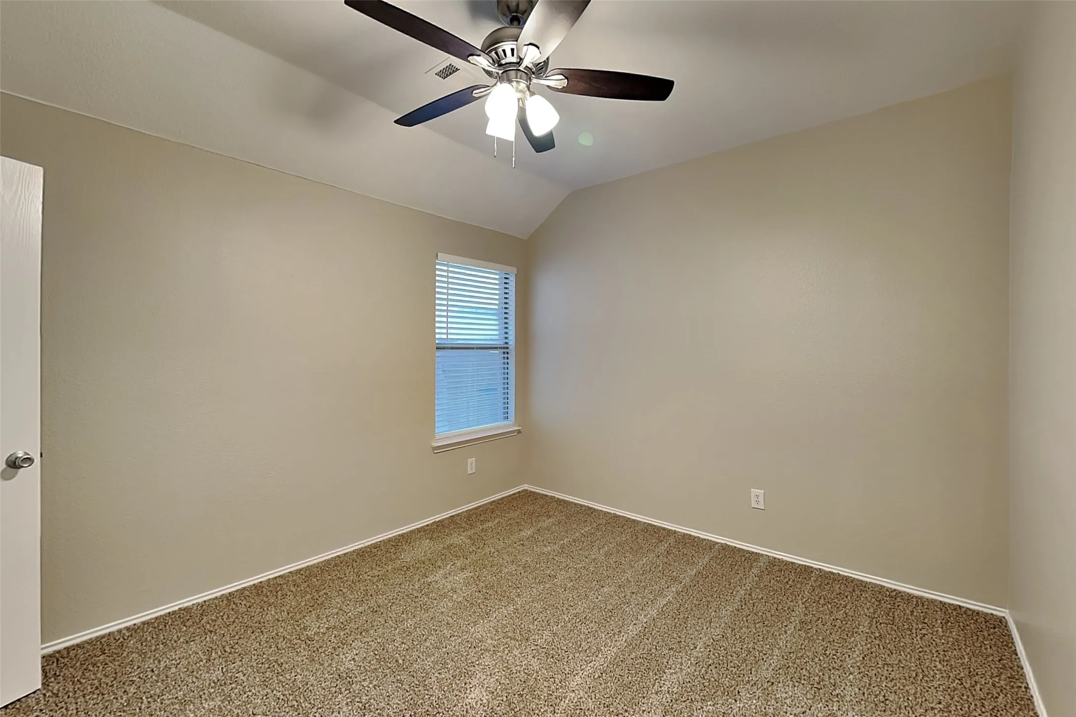 Single Family Residence For Rent in Collin County , 3201 Grant Street, Mc Kinney, Texas 75071, 3 Bedroom, 2 Bathroom, 2 Garage spaces, 1,572 Sqft, built in 2005, mls#21381517, Real Estate Agent in Mc Kinney, Homes For Rent in Collin county, Homes For Rent in Mc Kinney, Realtor in Mc Kinney Texas, Real Estate Brokerage Independent Realty Texas, Luminita Cordes Realtor