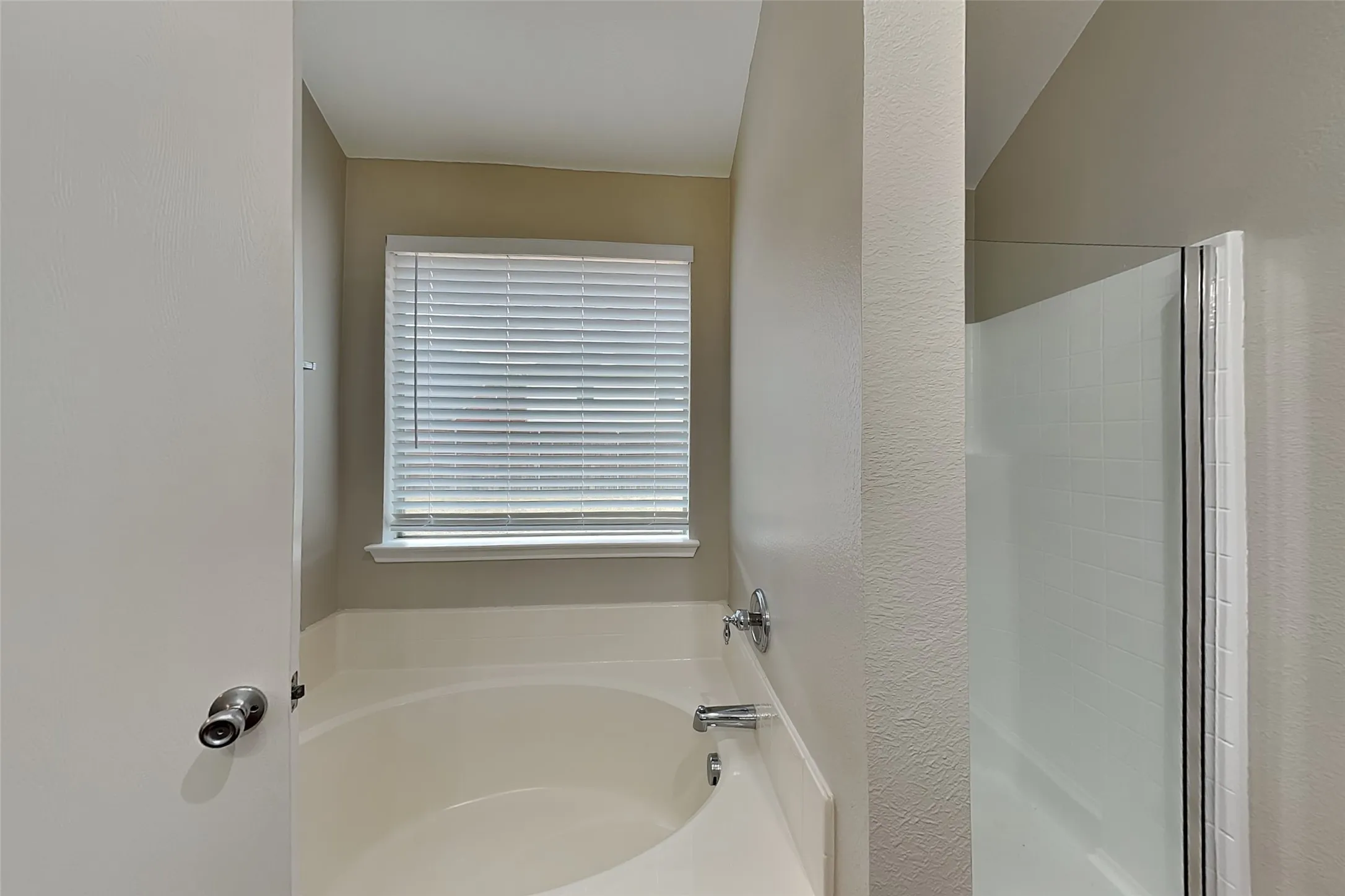 Single Family Residence For Rent in Collin County , 3201 Grant Street, Mc Kinney, Texas 75071, 3 Bedroom, 2 Bathroom, 2 Garage spaces, 1,572 Sqft, built in 2005, mls#21381517, Real Estate Agent in Mc Kinney, Homes For Rent in Collin county, Homes For Rent in Mc Kinney, Realtor in Mc Kinney Texas, Real Estate Brokerage Independent Realty Texas, Luminita Cordes Realtor