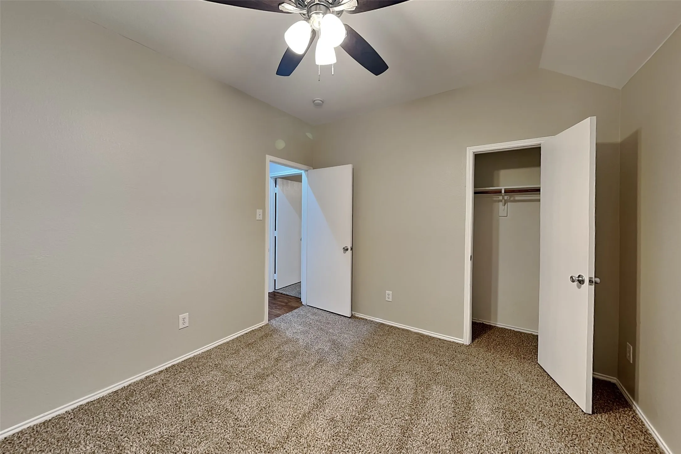 Single Family Residence For Rent in Collin County , 3201 Grant Street, Mc Kinney, Texas 75071, 3 Bedroom, 2 Bathroom, 2 Garage spaces, 1,572 Sqft, built in 2005, mls#21381517, Real Estate Agent in Mc Kinney, Homes For Rent in Collin county, Homes For Rent in Mc Kinney, Realtor in Mc Kinney Texas, Real Estate Brokerage Independent Realty Texas, Luminita Cordes Realtor