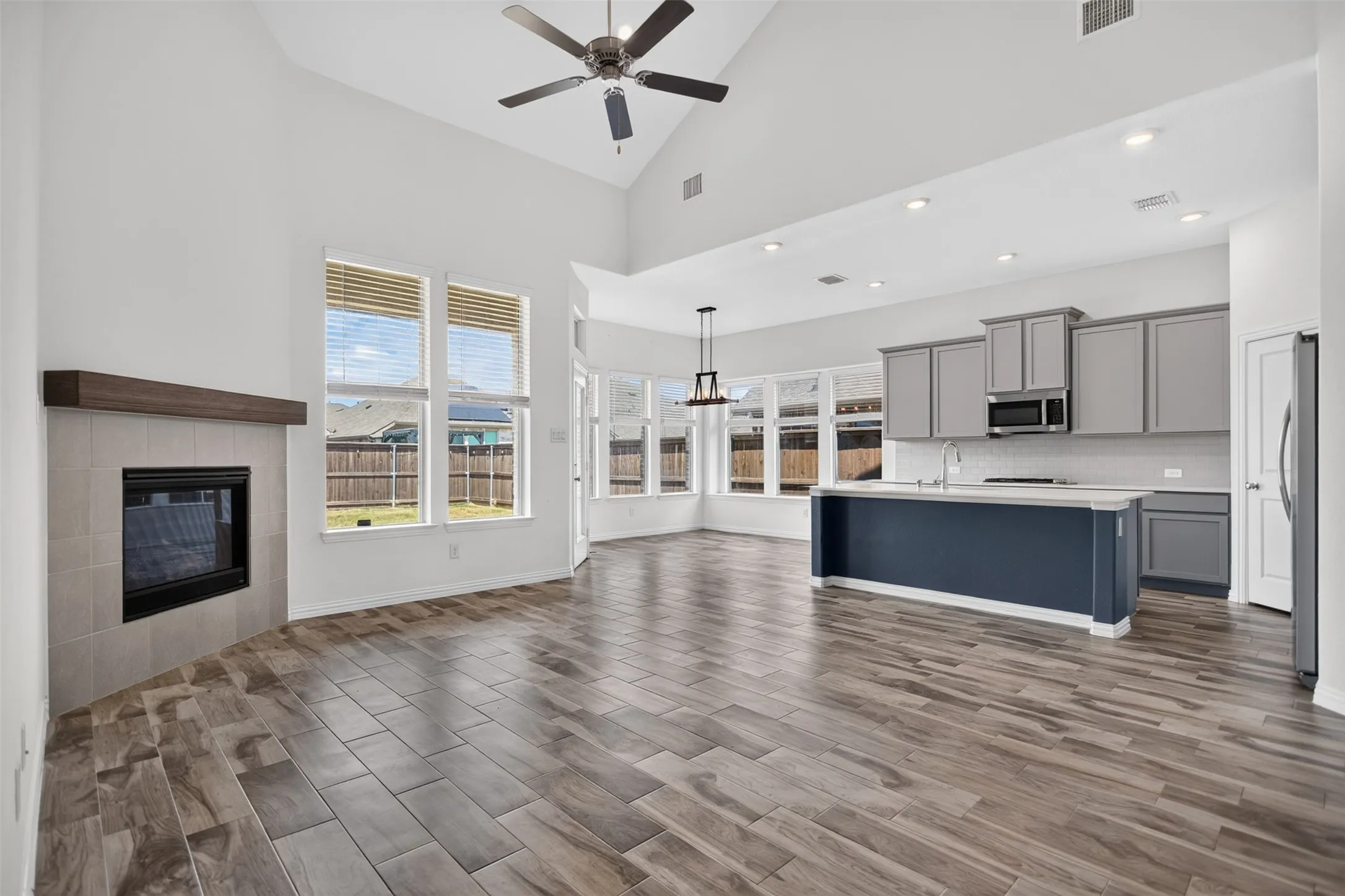 Single Family Residence For Sale in Kaufman County , 729 Lombard Lane, Forney, Texas 75126, 5 Bedroom, 5 Bathroom, 2 Garage spaces, 3,112 Sqft, built in 2021, mls#21381509, Real Estate Agent in Forney, Homes For Sale in Kaufman county, Homes For Sale in Forney, Realtor in Forney Texas, Real Estate Brokerage Independent Realty Texas, Luminita Cordes Realtor