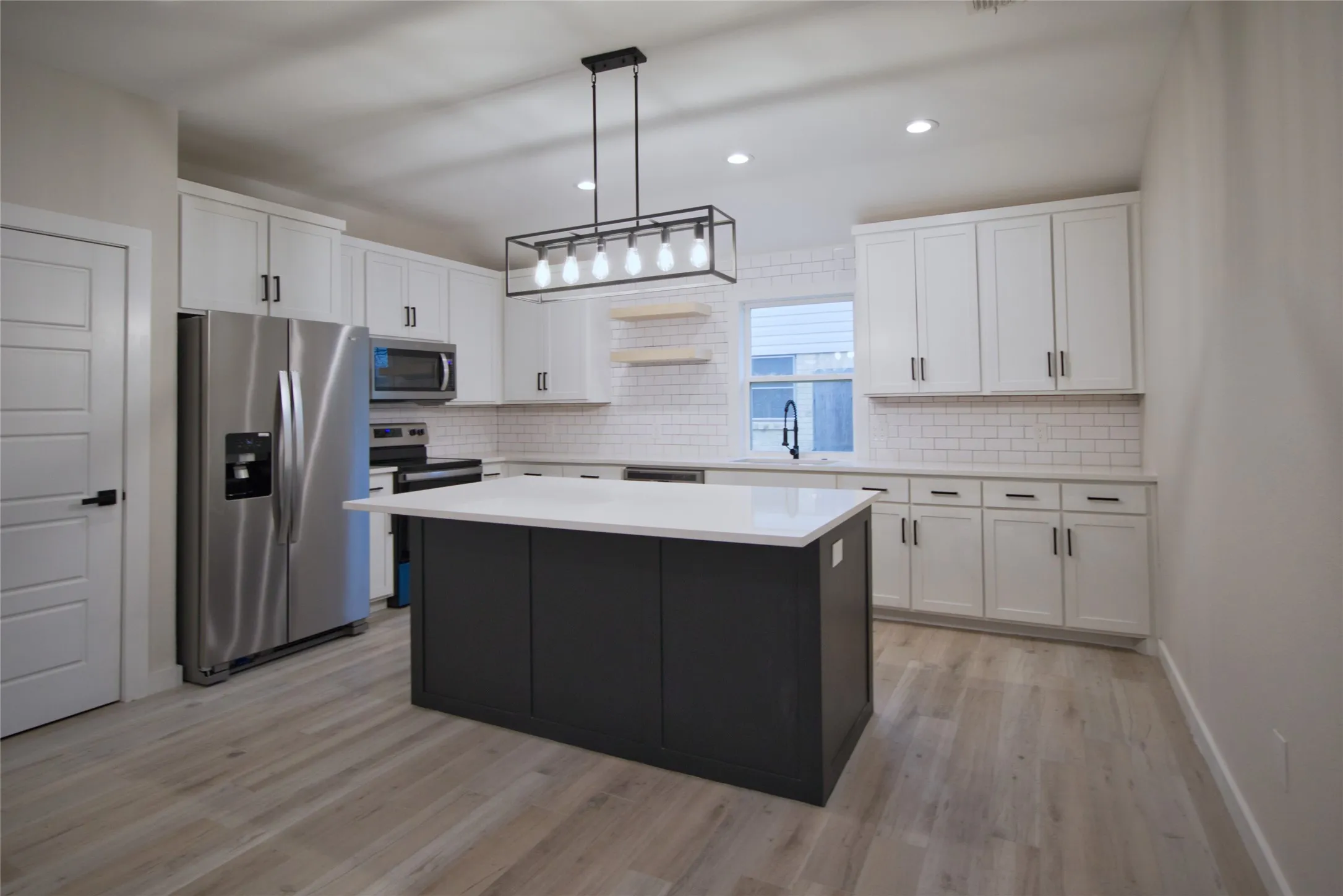 Single Family Residence For Rent in Tarrant County , 6576 Old Mill Circle, Watauga, Texas 76148, 4 Bedroom, 2 Bathroom, 2 Garage spaces, 1,659 Sqft, built in 2021, mls#21381538, Real Estate Agent in Watauga, Homes For Rent in Tarrant county, Homes For Rent in Watauga, Realtor in Watauga Texas, Real Estate Brokerage Independent Realty Texas, Luminita Cordes Realtor