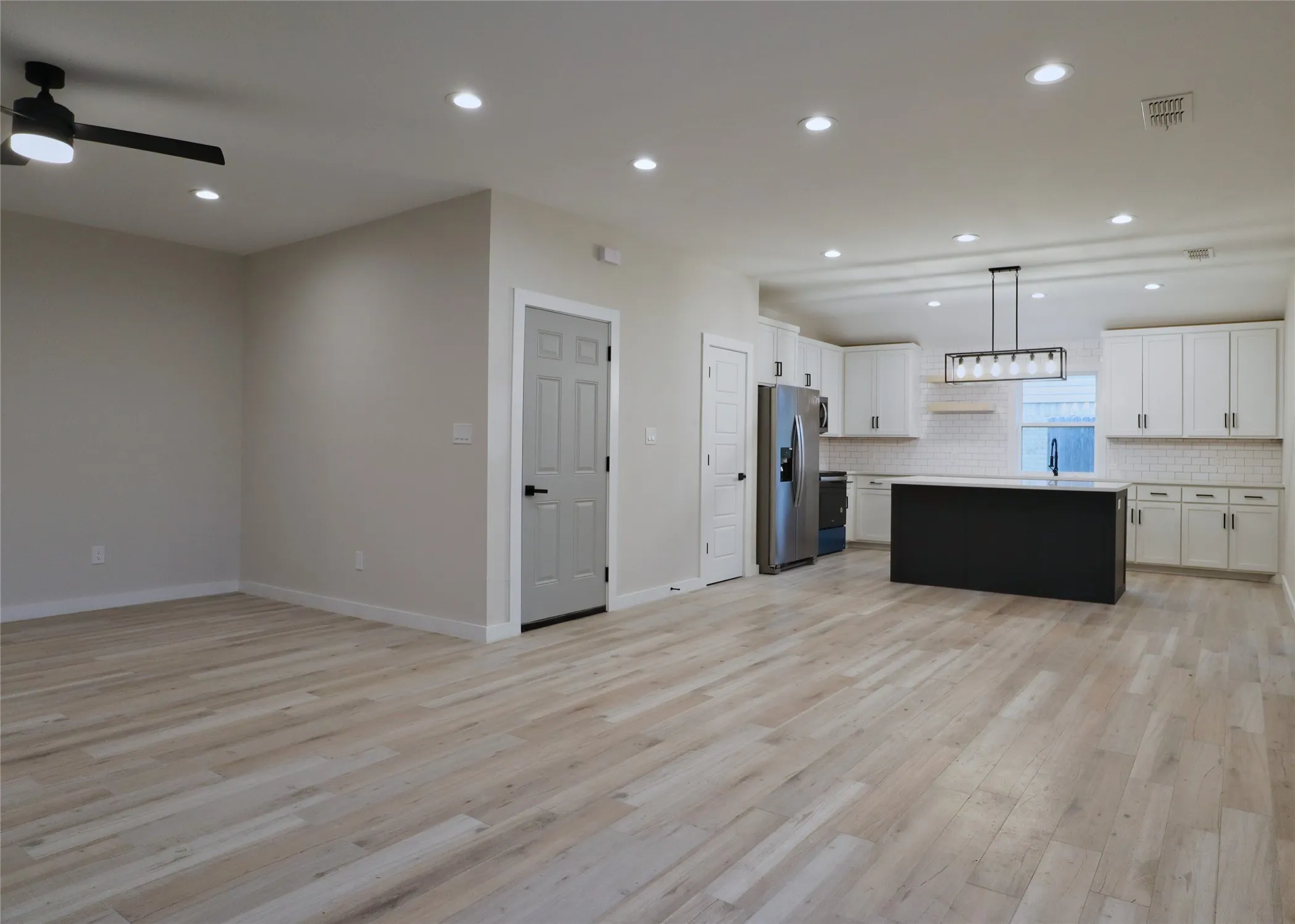Single Family Residence For Rent in Tarrant County , 6576 Old Mill Circle, Watauga, Texas 76148, 4 Bedroom, 2 Bathroom, 2 Garage spaces, 1,659 Sqft, built in 2021, mls#21381538, Real Estate Agent in Watauga, Homes For Rent in Tarrant county, Homes For Rent in Watauga, Realtor in Watauga Texas, Real Estate Brokerage Independent Realty Texas, Luminita Cordes Realtor