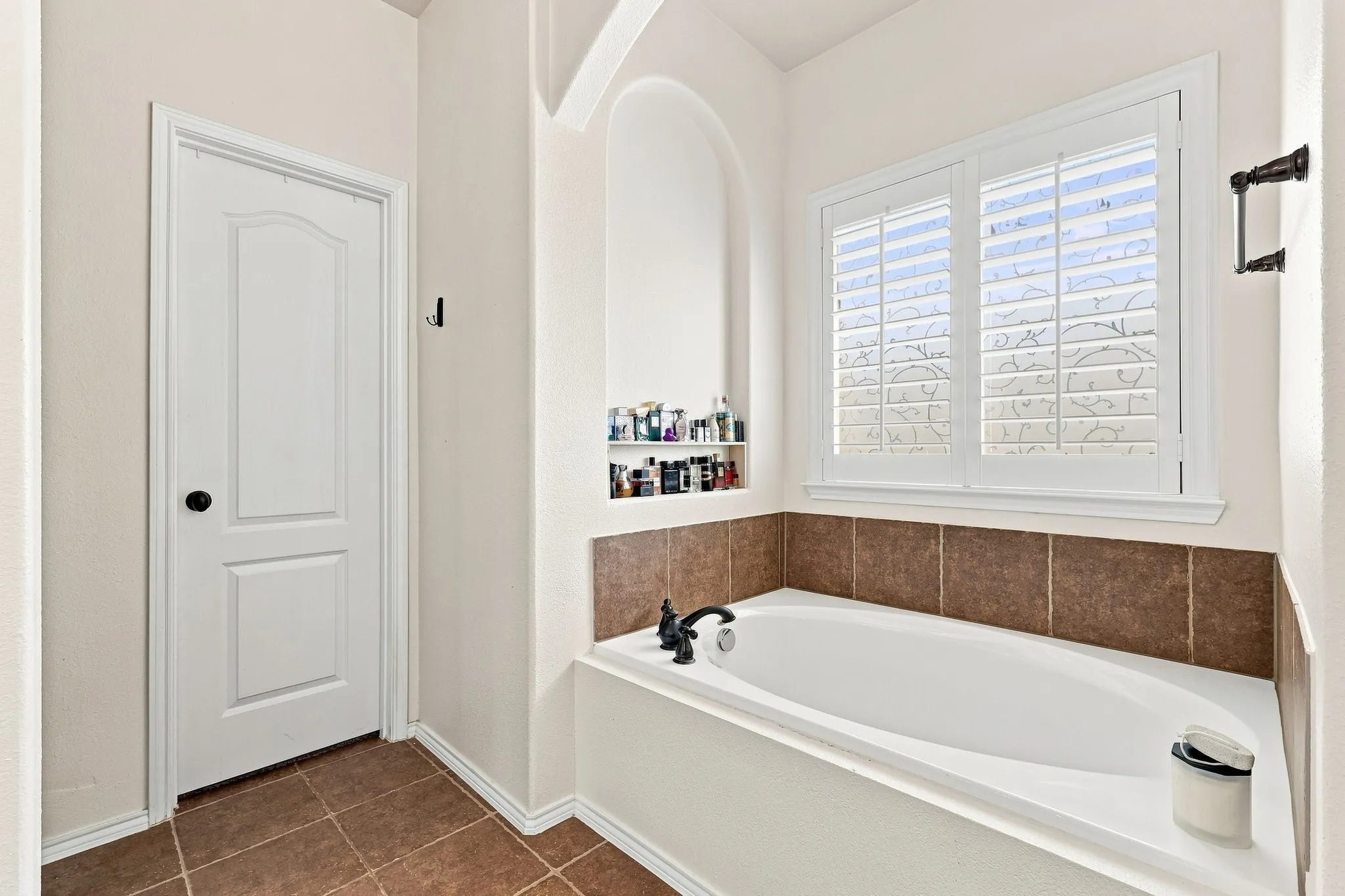 Single Family Residence For Sale in Denton County , 1512 Augusta Drive, Savannah, Texas 76227, 3 Bedroom, 2 Bathroom, 2 Garage spaces, 2,034 Sqft, built in 2008, mls#21380004, Real Estate Agent in Savannah, Homes For Sale in Denton county, Homes For Sale in Savannah, Realtor in Savannah Texas, Real Estate Brokerage Independent Realty Texas, Luminita Cordes Realtor