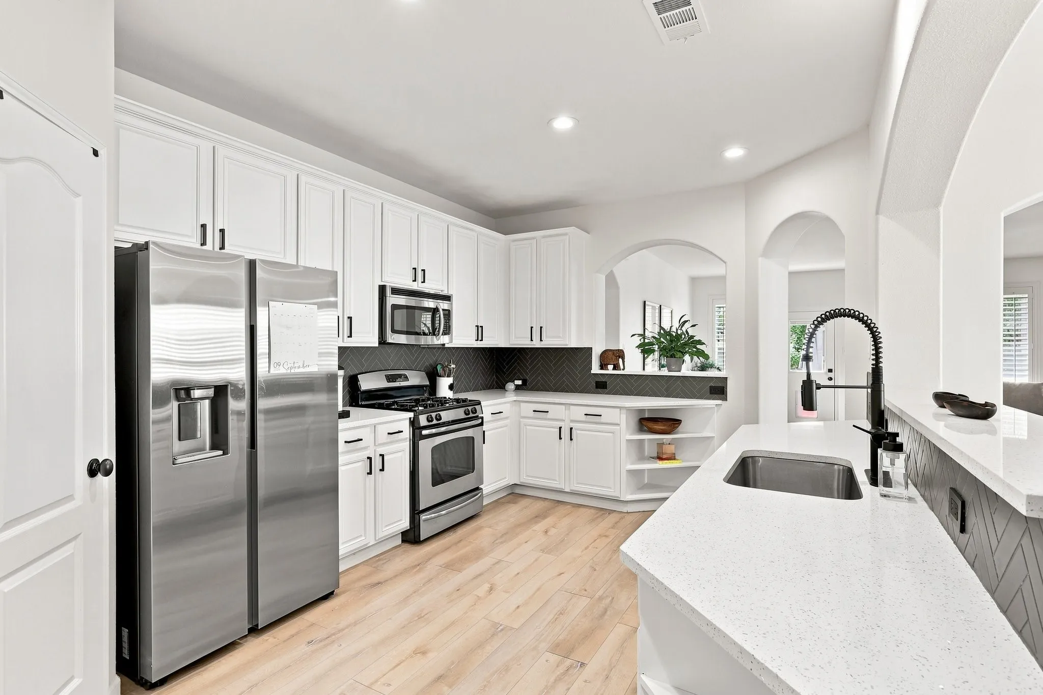 Single Family Residence For Sale in Denton County , 1512 Augusta Drive, Savannah, Texas 76227, 3 Bedroom, 2 Bathroom, 2 Garage spaces, 2,034 Sqft, built in 2008, mls#21380004, Real Estate Agent in Savannah, Homes For Sale in Denton county, Homes For Sale in Savannah, Realtor in Savannah Texas, Real Estate Brokerage Independent Realty Texas, Luminita Cordes Realtor