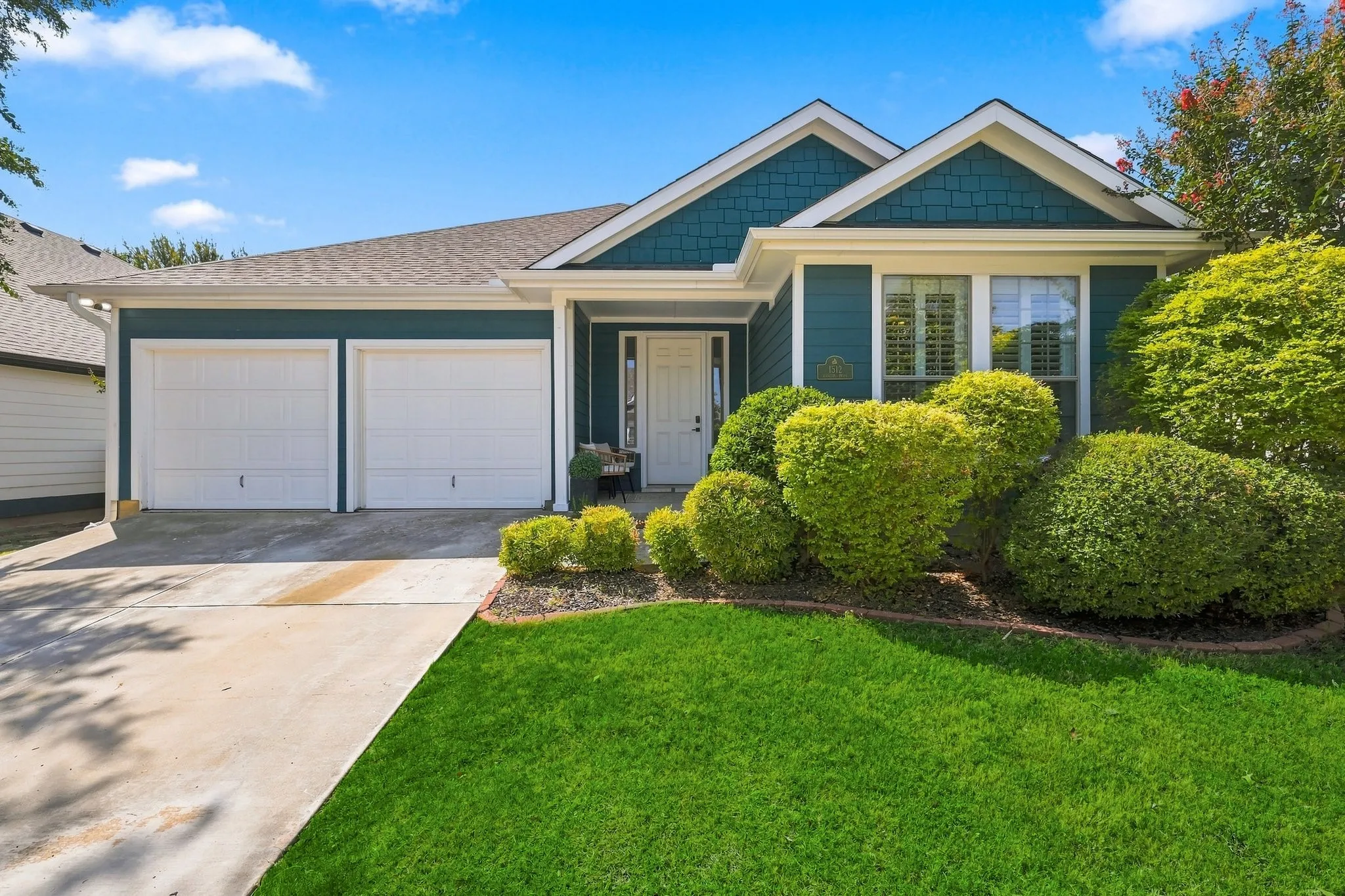 Single Family Residence For Sale in Denton County , 1512 Augusta Drive, Savannah, Texas 76227, 3 Bedroom, 2 Bathroom, 2 Garage spaces, 2,034 Sqft, built in 2008, mls#21380004, Real Estate Agent in Savannah, Homes For Sale in Denton county, Homes For Sale in Savannah, Realtor in Savannah Texas, Real Estate Brokerage Independent Realty Texas, Luminita Cordes Realtor